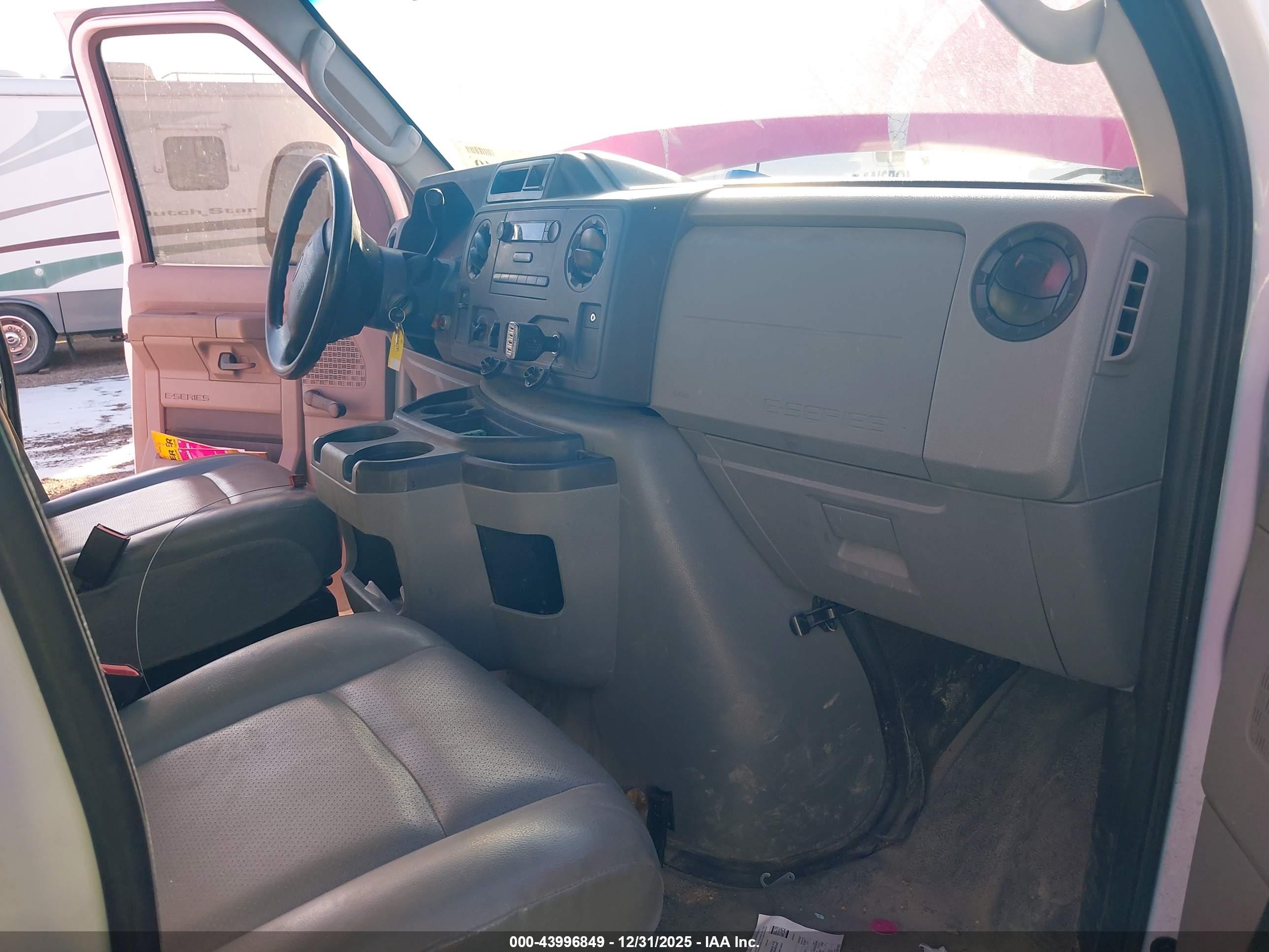 FORD E-350 image 7