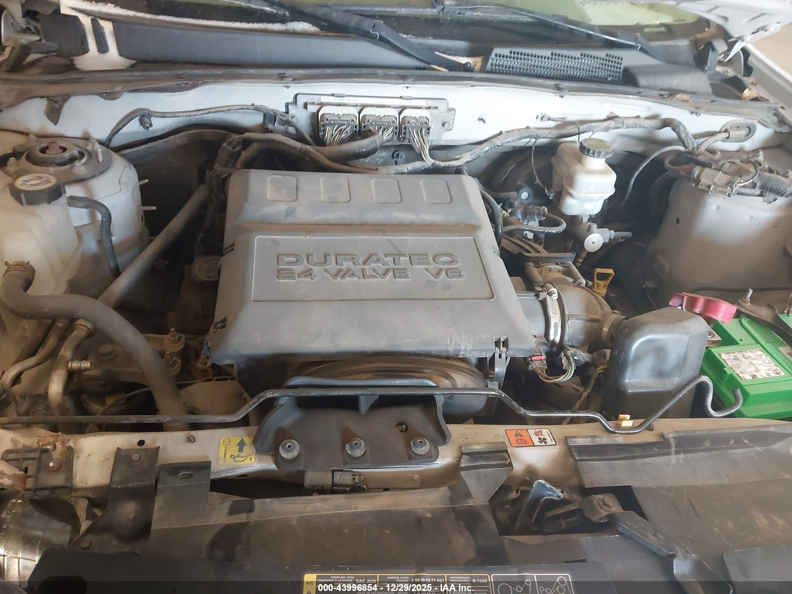 FORD ESCAPE image 10