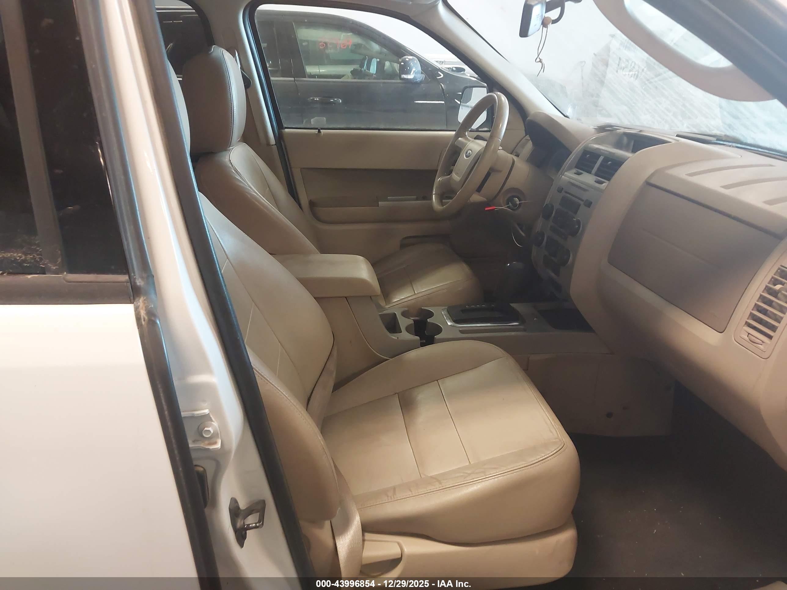 FORD ESCAPE image 5