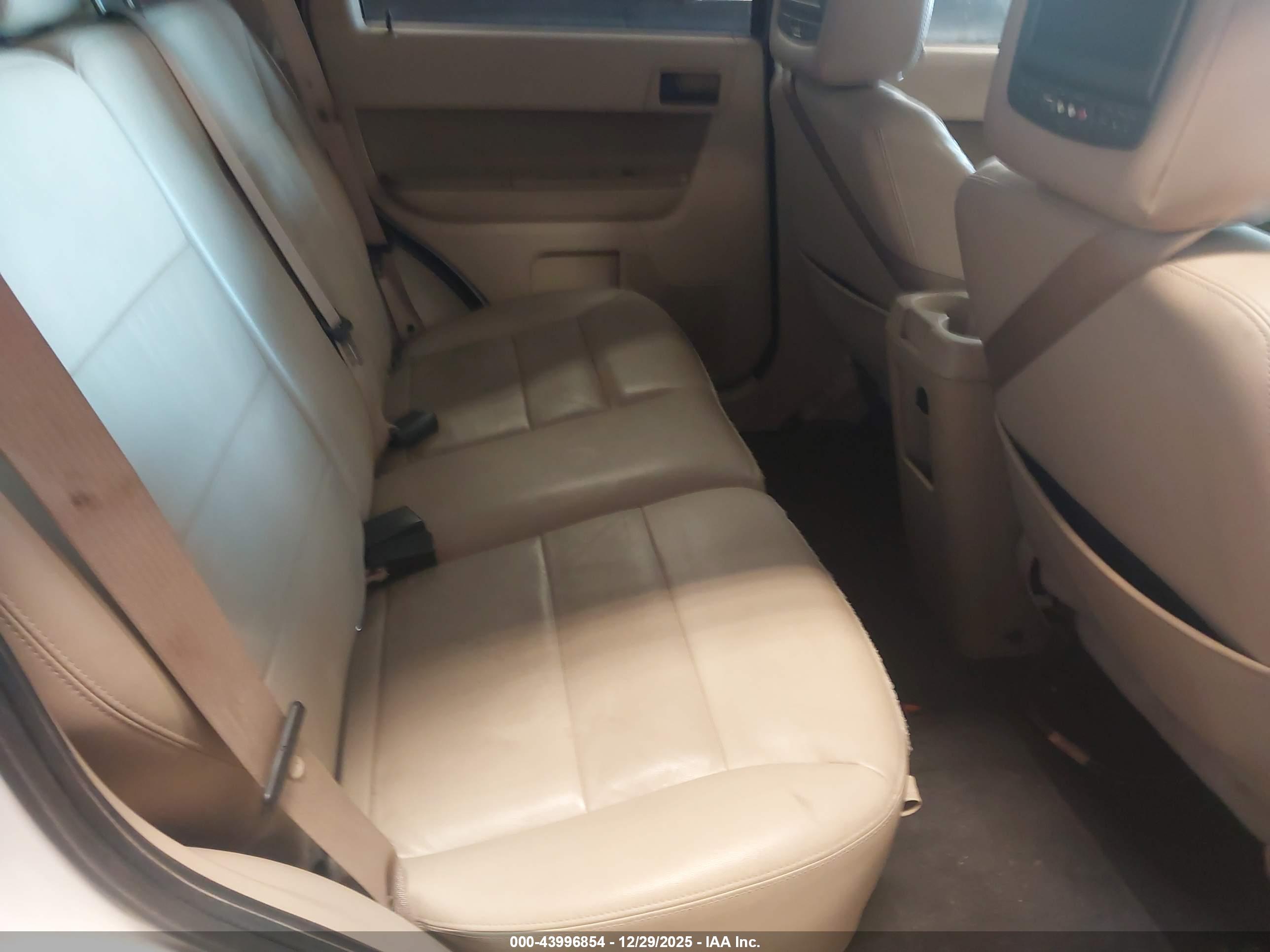 FORD ESCAPE image 8