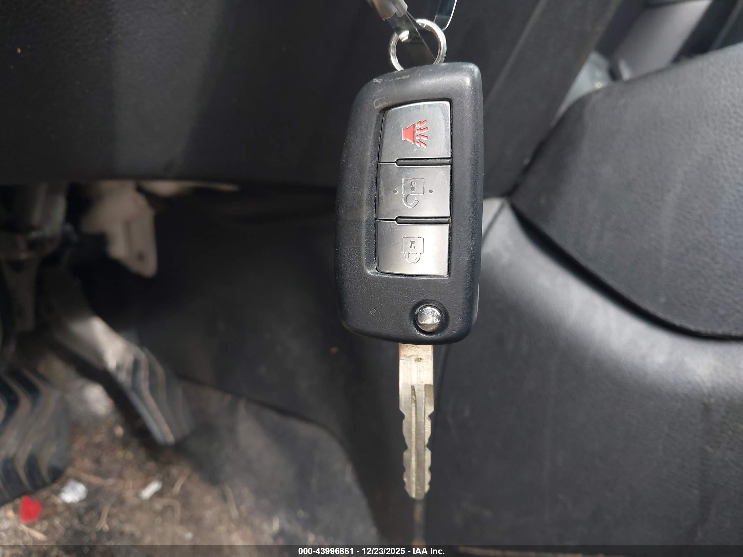 NISSAN ROGUE image 11