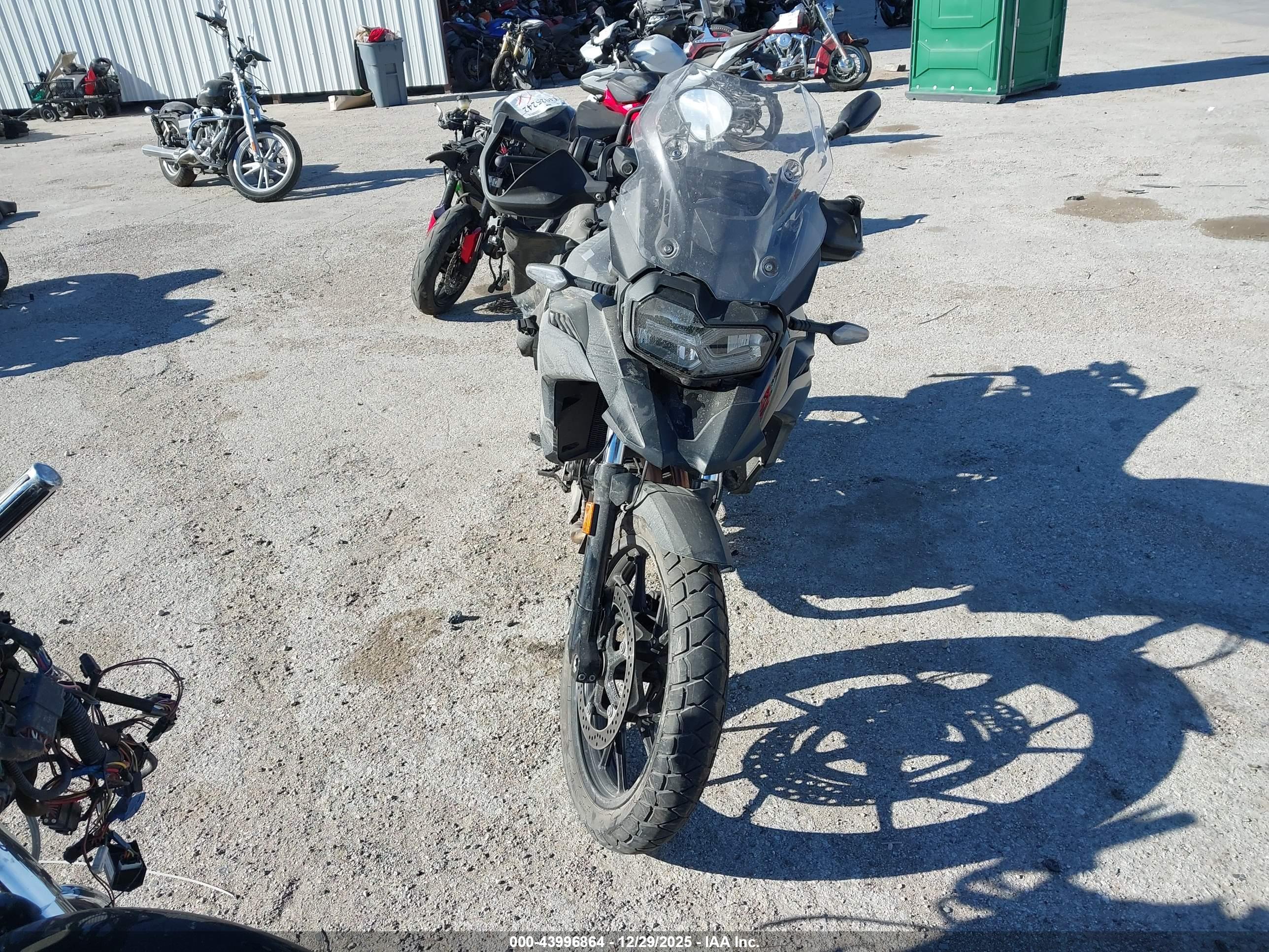 BMW F800 image 5