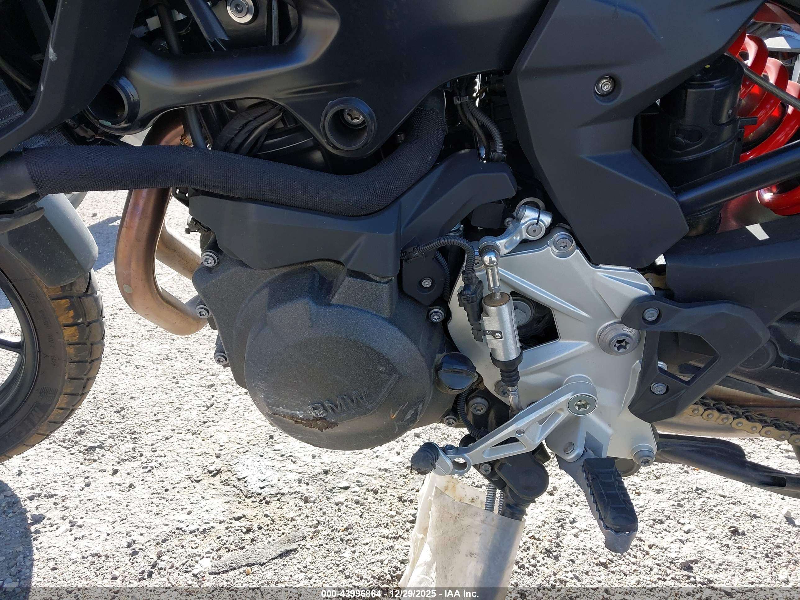 BMW F800 image 9