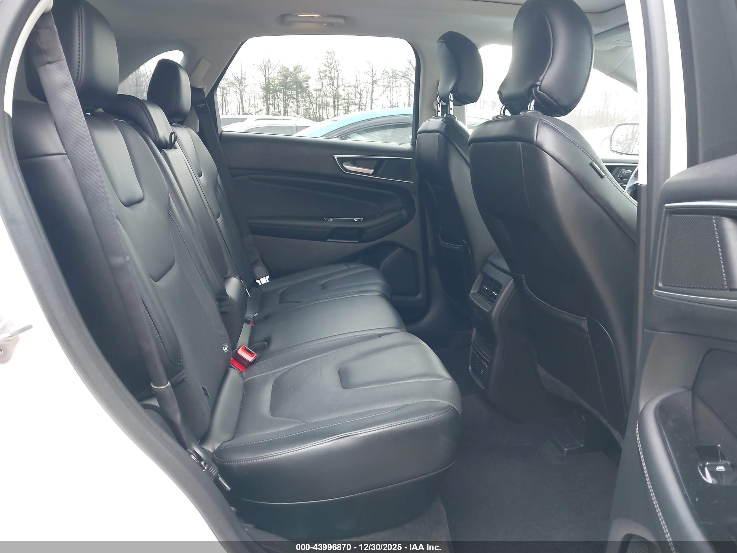 FORD EDGE image 8