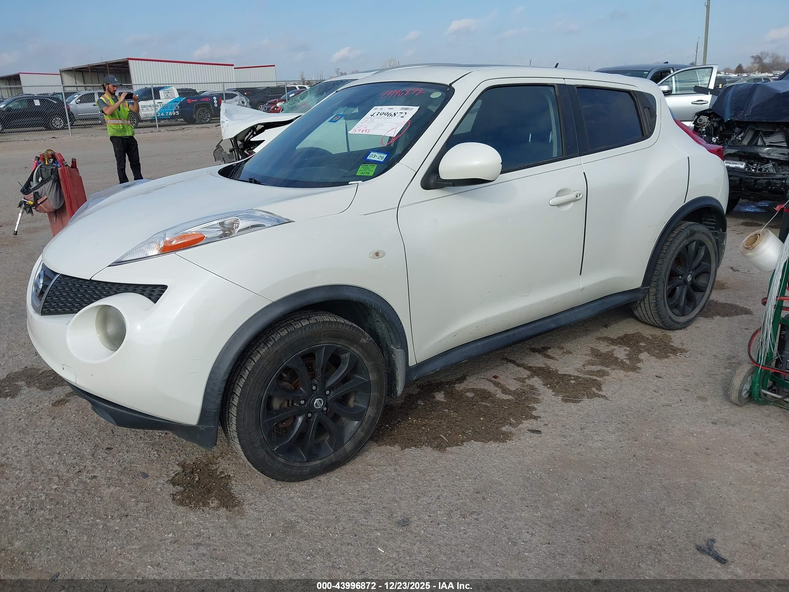 NISSAN JUKE image 2