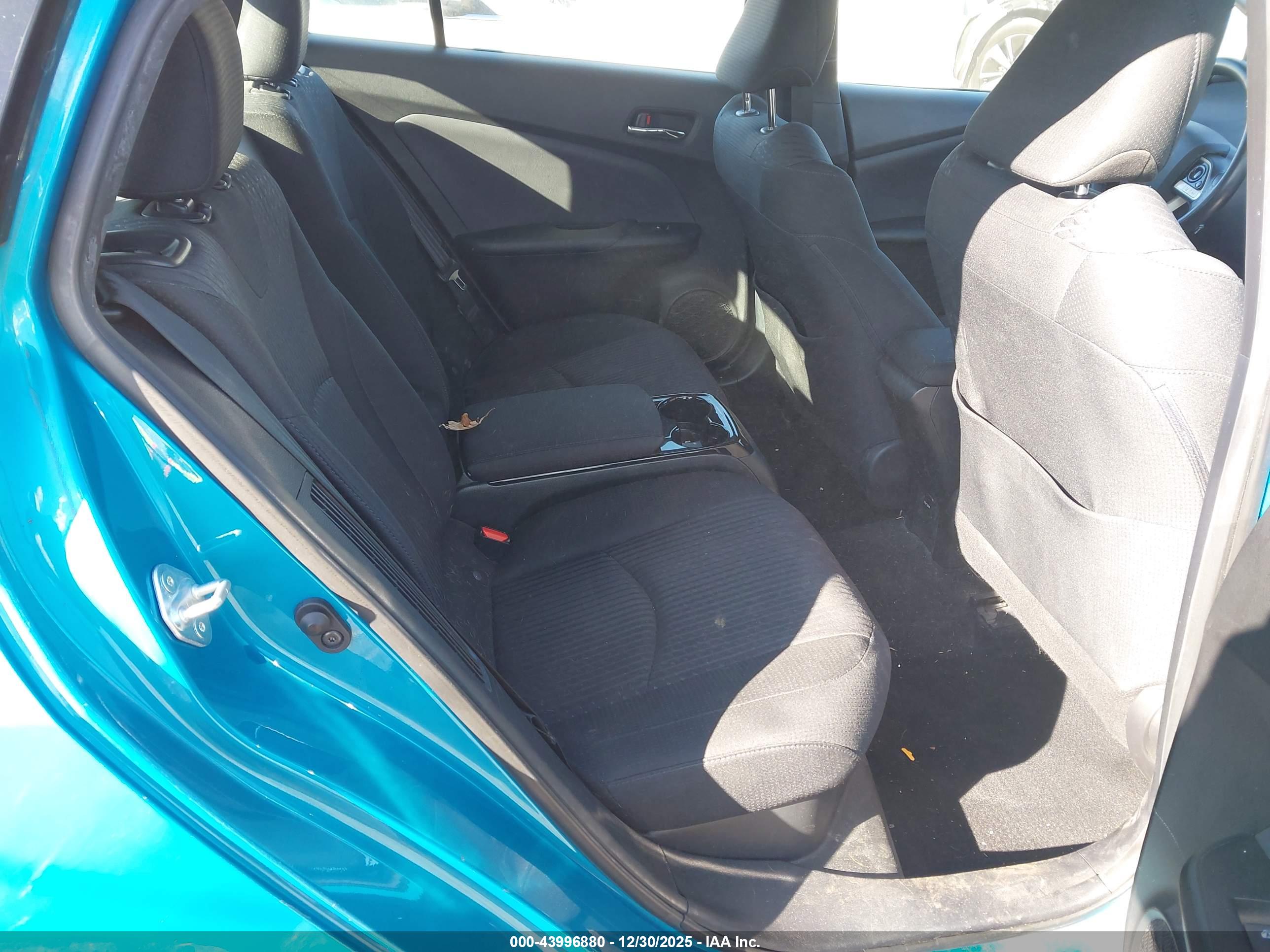 TOYOTA PRIUS image 8