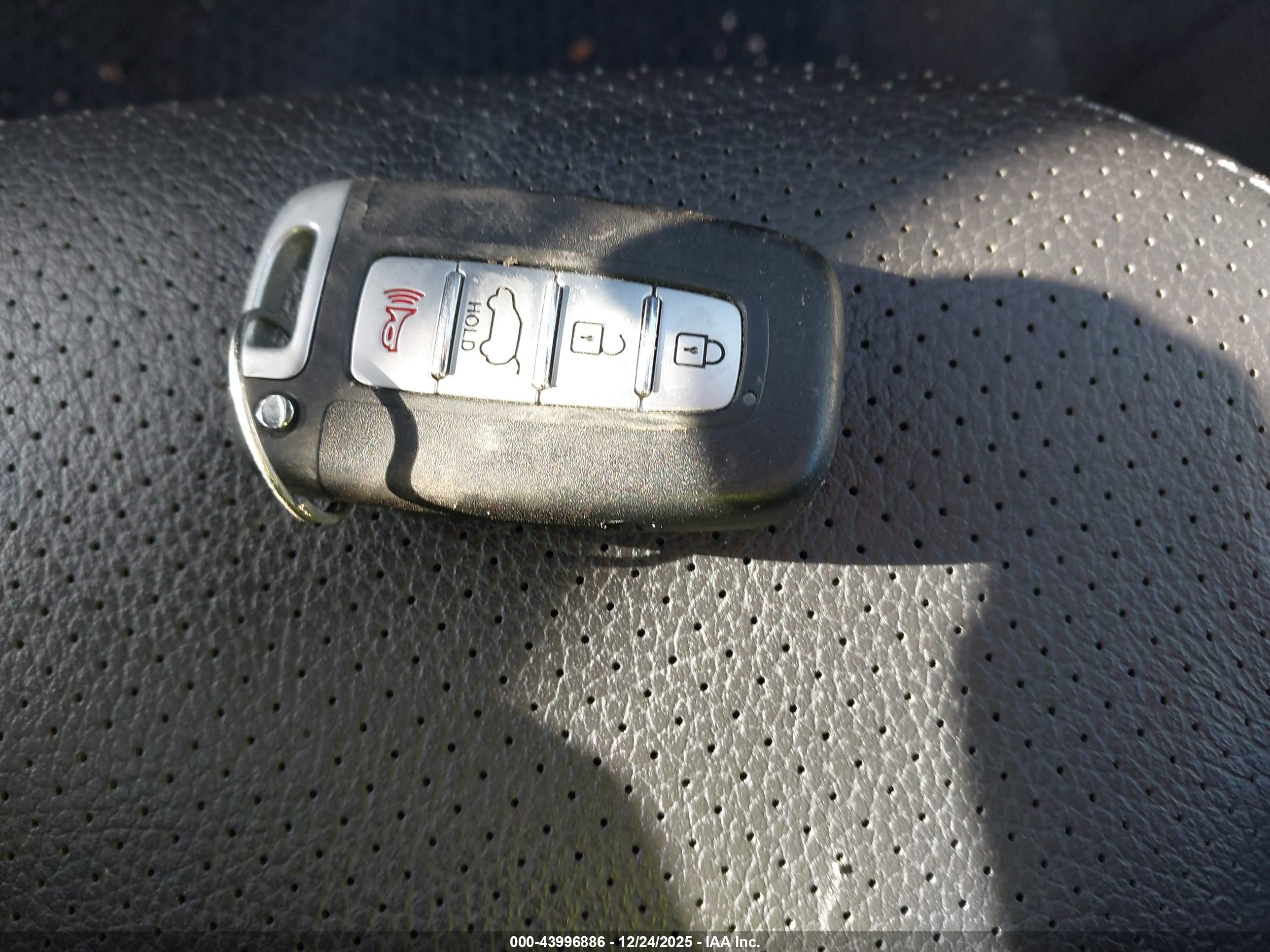 KIA SORENTO image 11