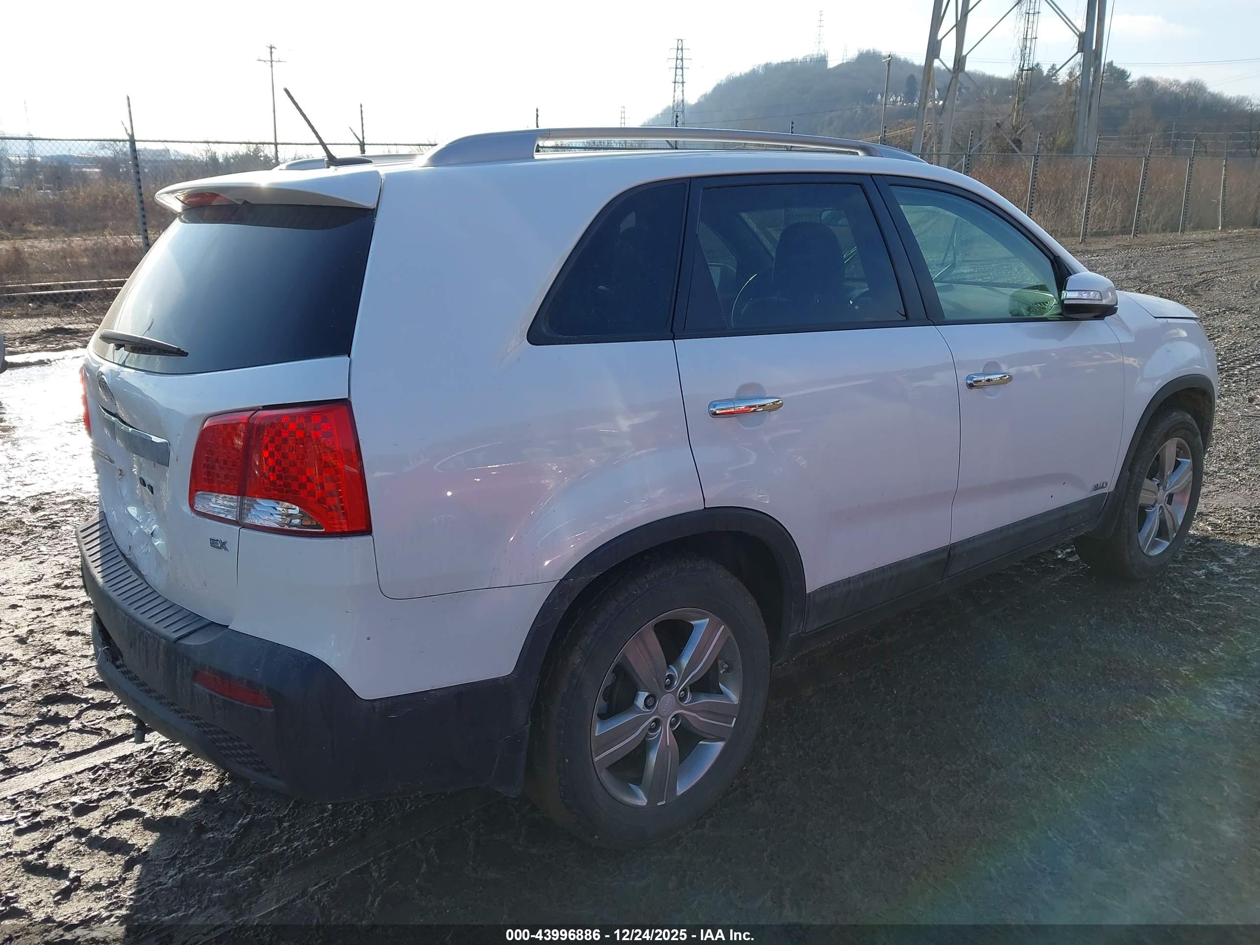 KIA SORENTO image 4