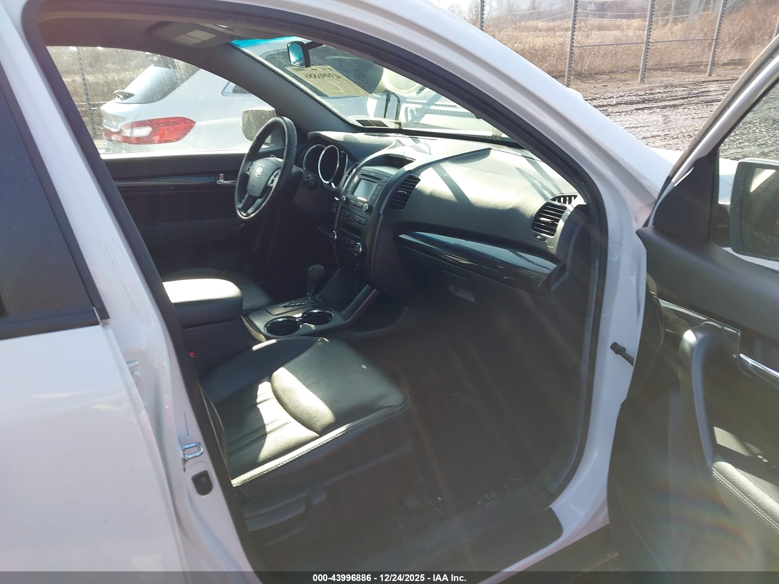 KIA SORENTO image 5