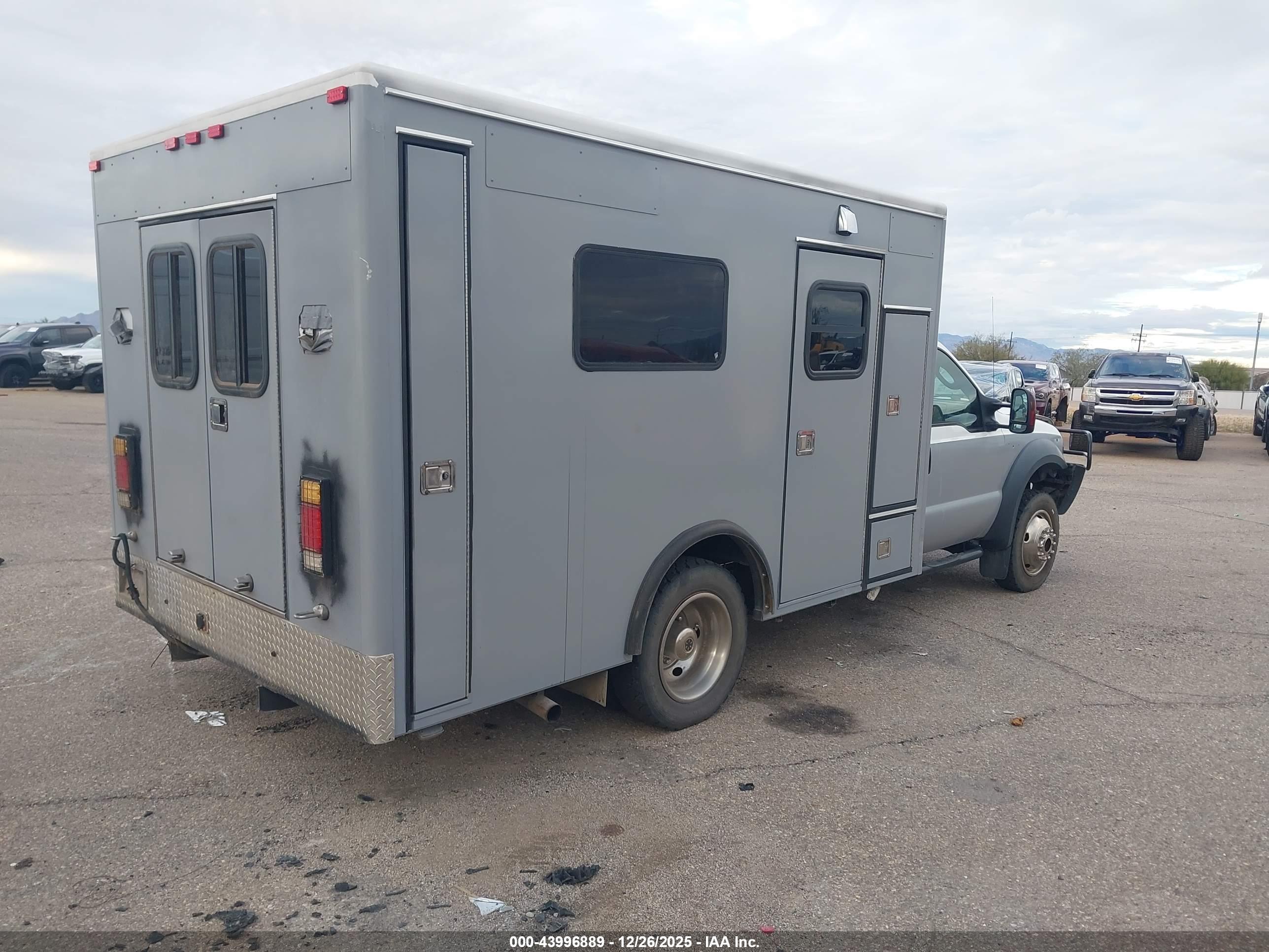 FORD F-450 image 4