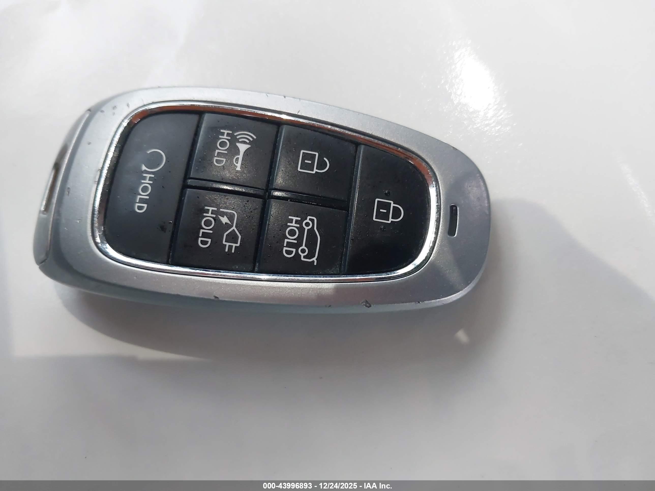 HYUNDAI IONIQ image 11