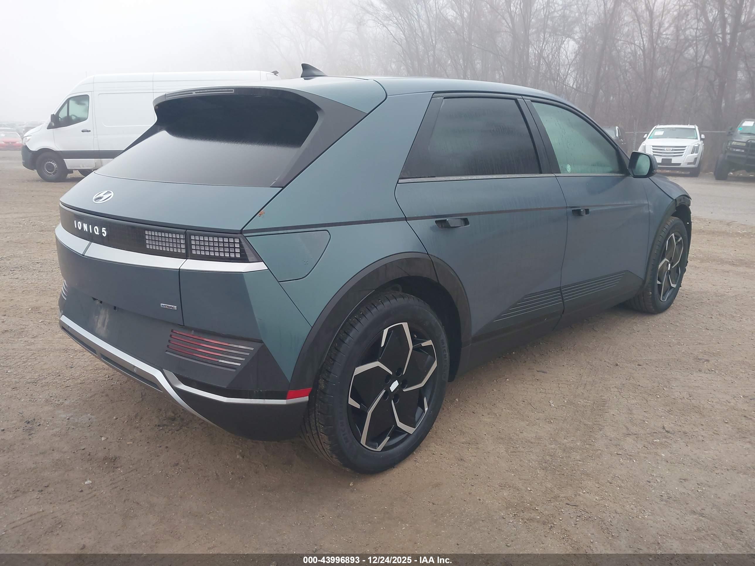 HYUNDAI IONIQ image 4