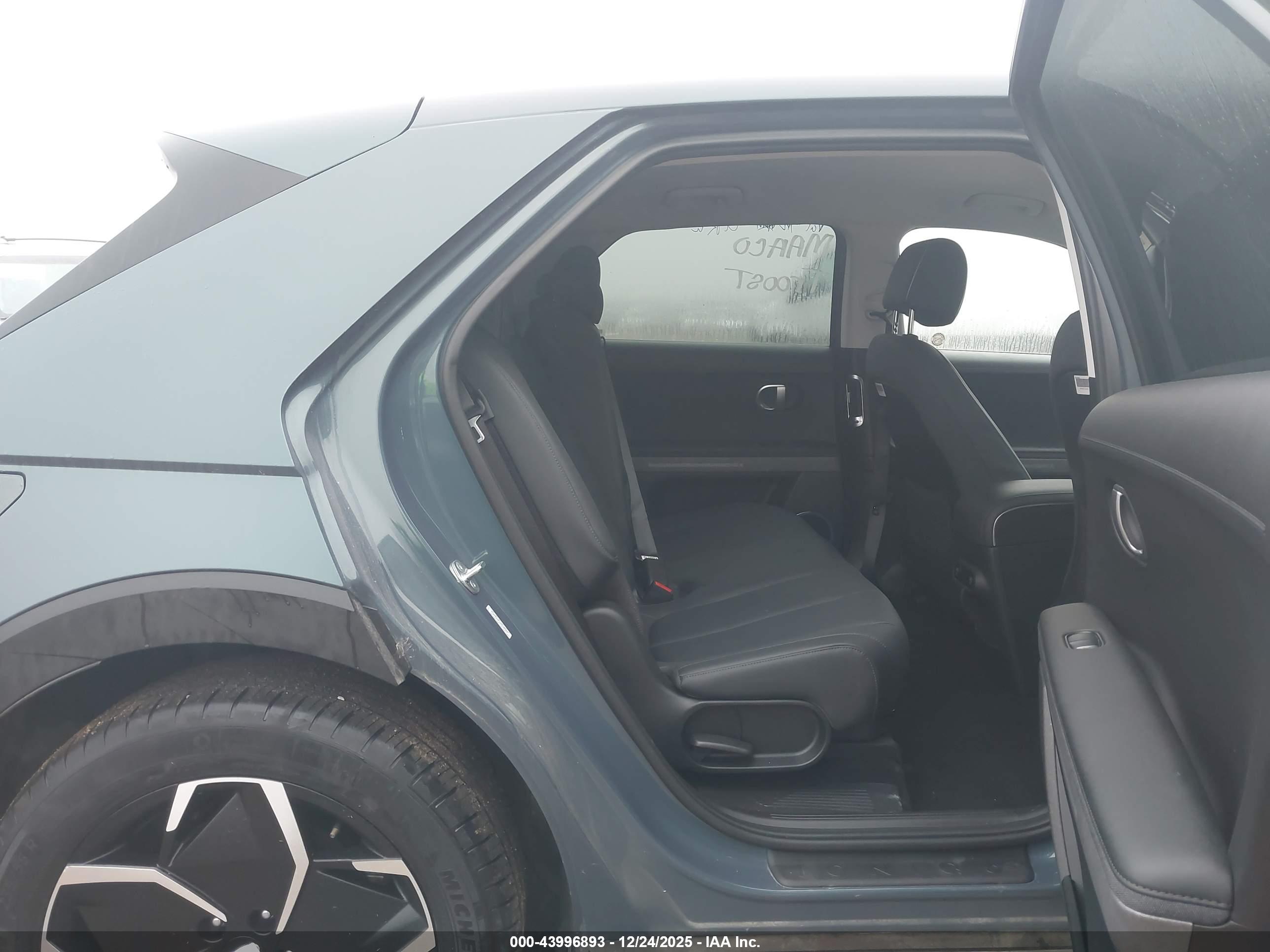 HYUNDAI IONIQ image 8