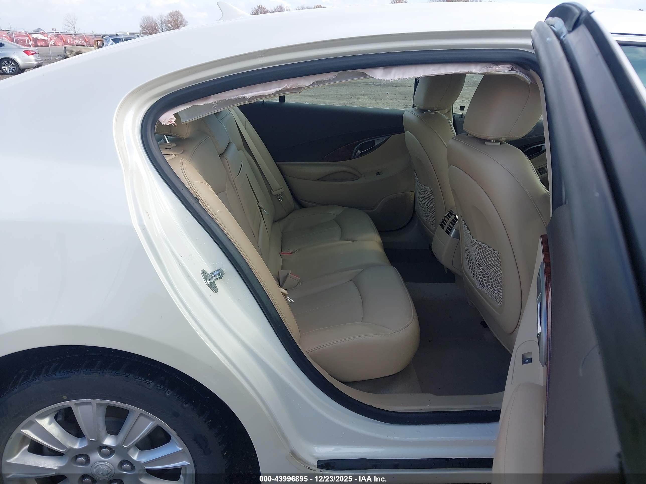 BUICK LACROSSE image 8