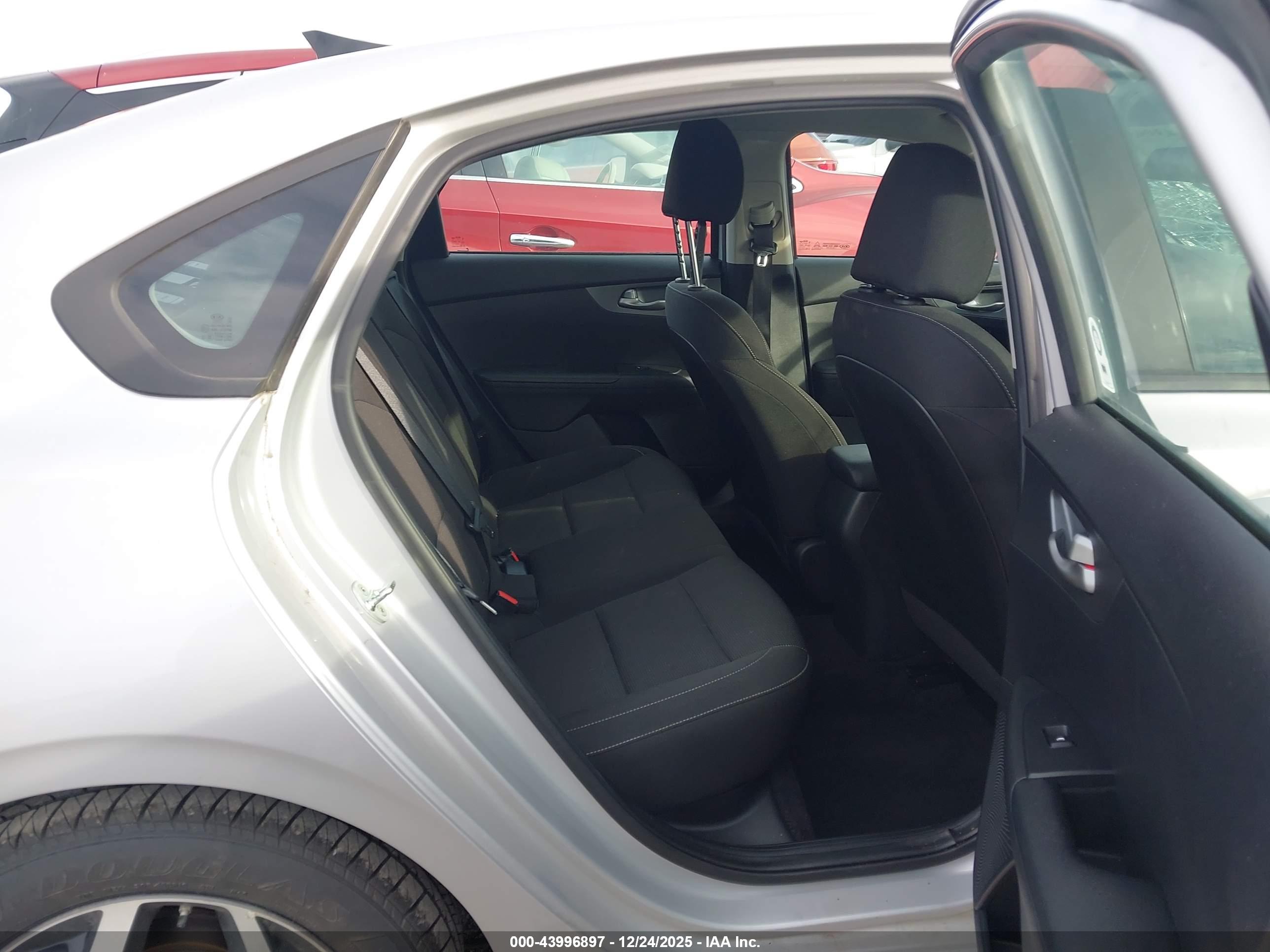 KIA FORTE image 8