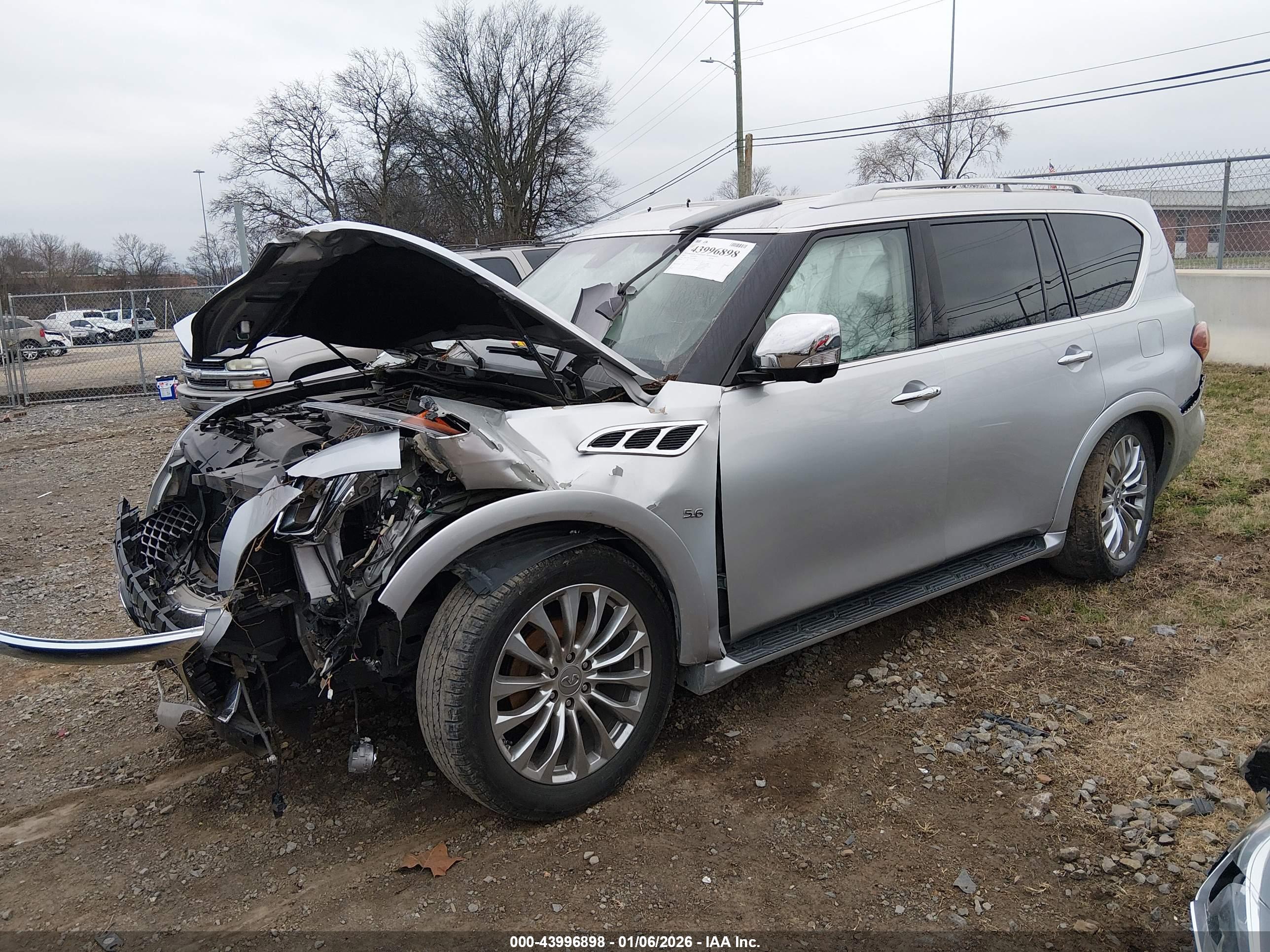 INFINITI QX80 image 2
