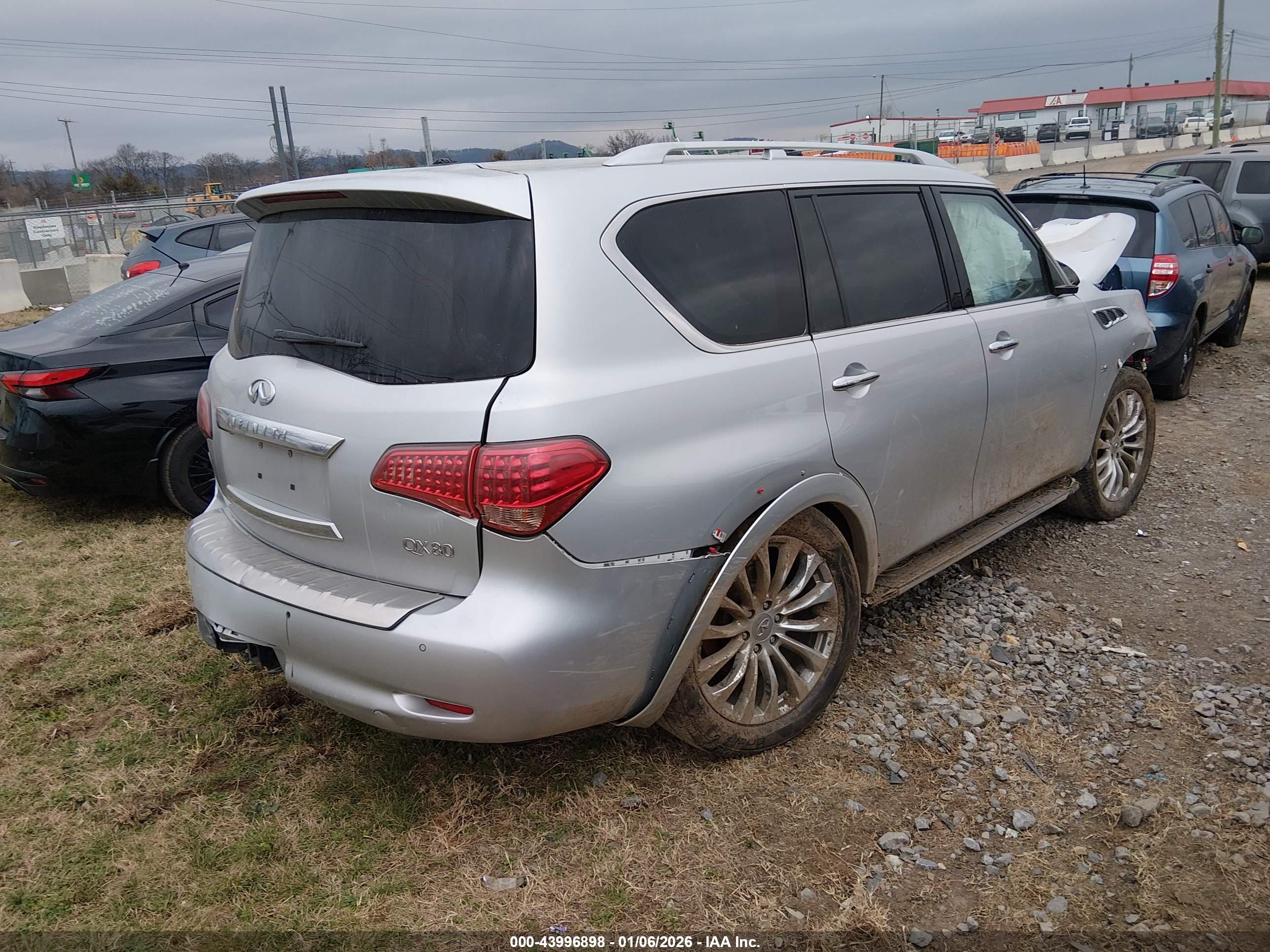 INFINITI QX80 image 4