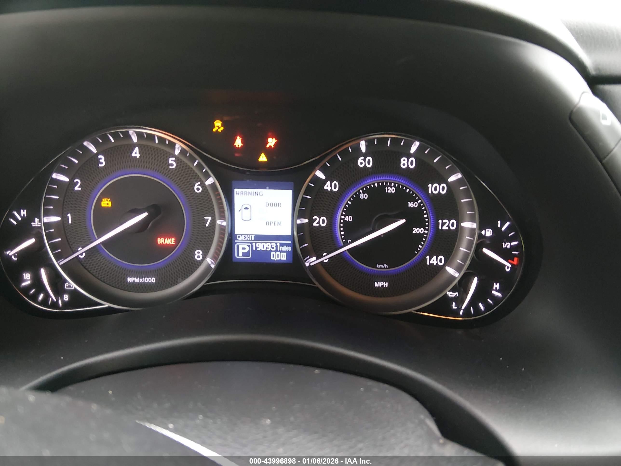 INFINITI QX80 image 7