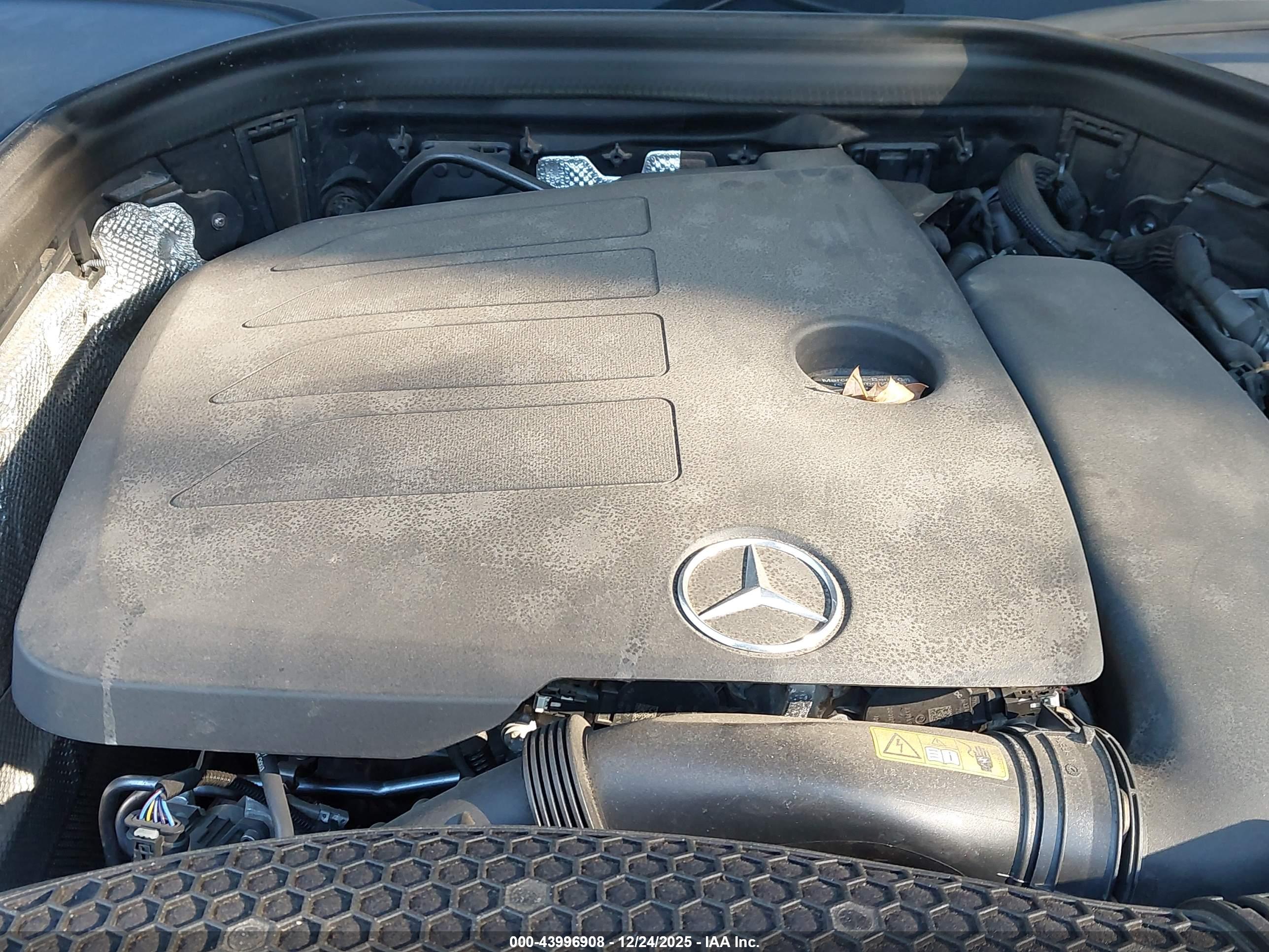 MERCEDES-BENZ GLC image 10