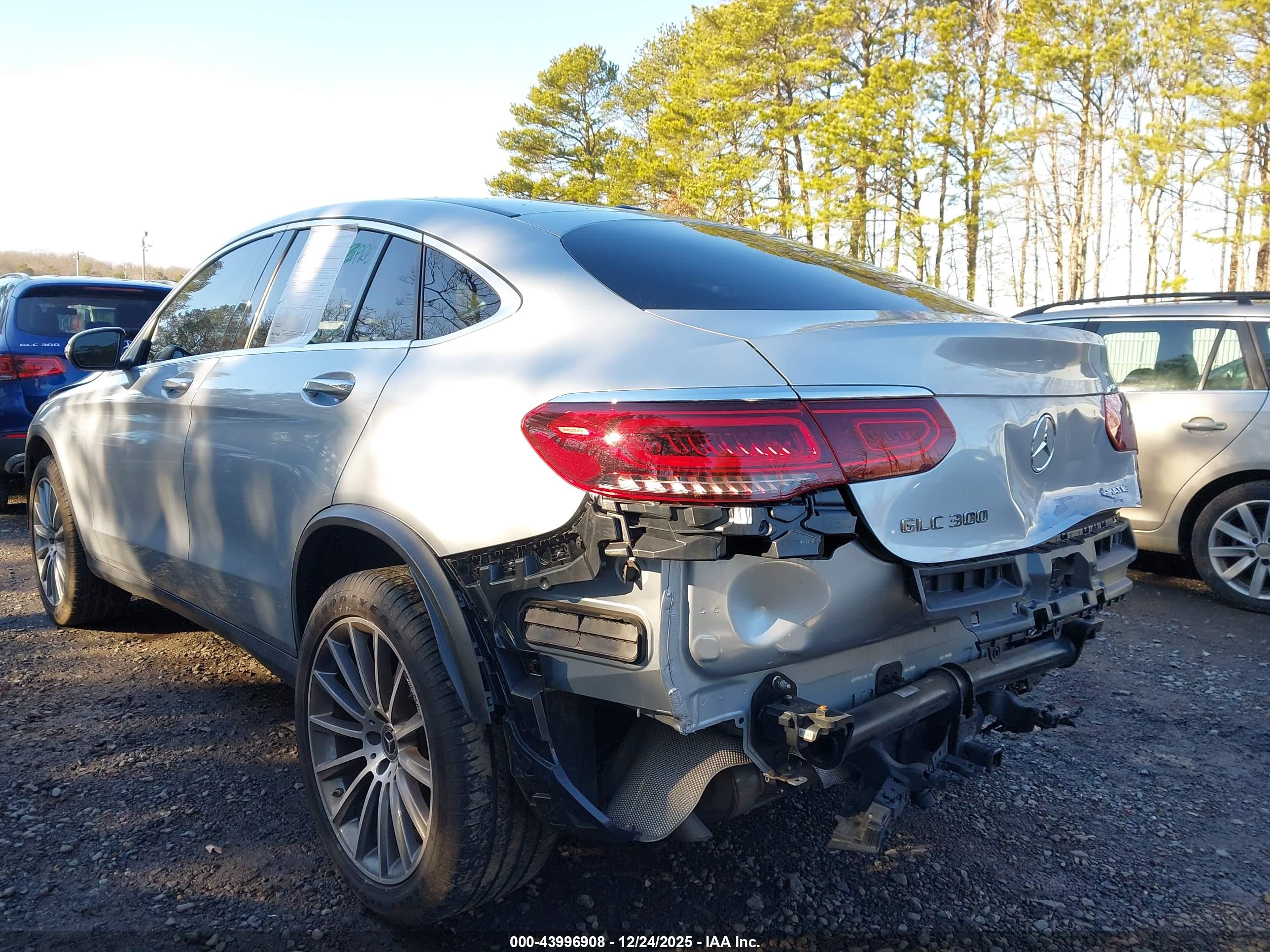 MERCEDES-BENZ GLC image 3