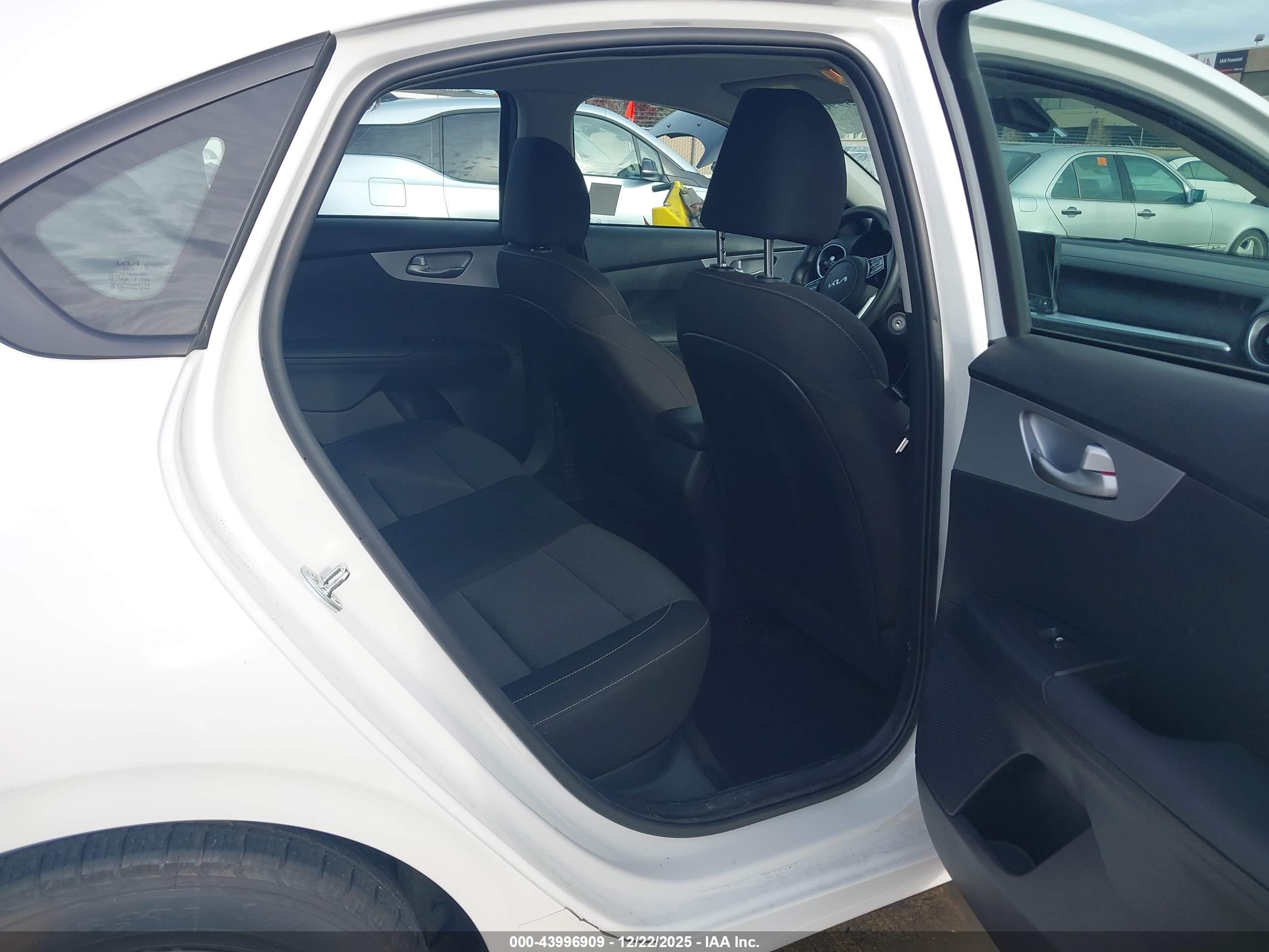 KIA FORTE image 8