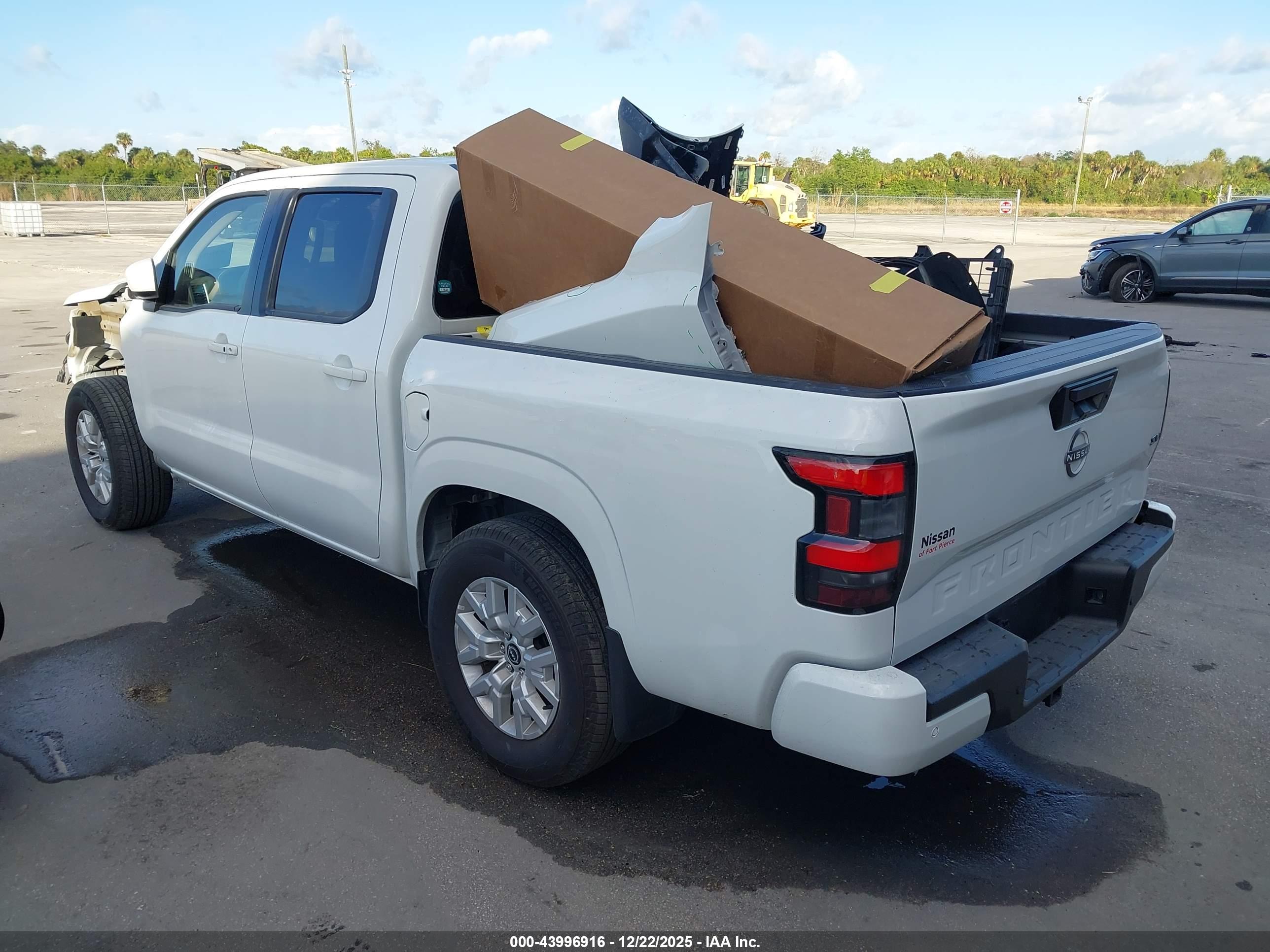 NISSAN FRONTIER image 3