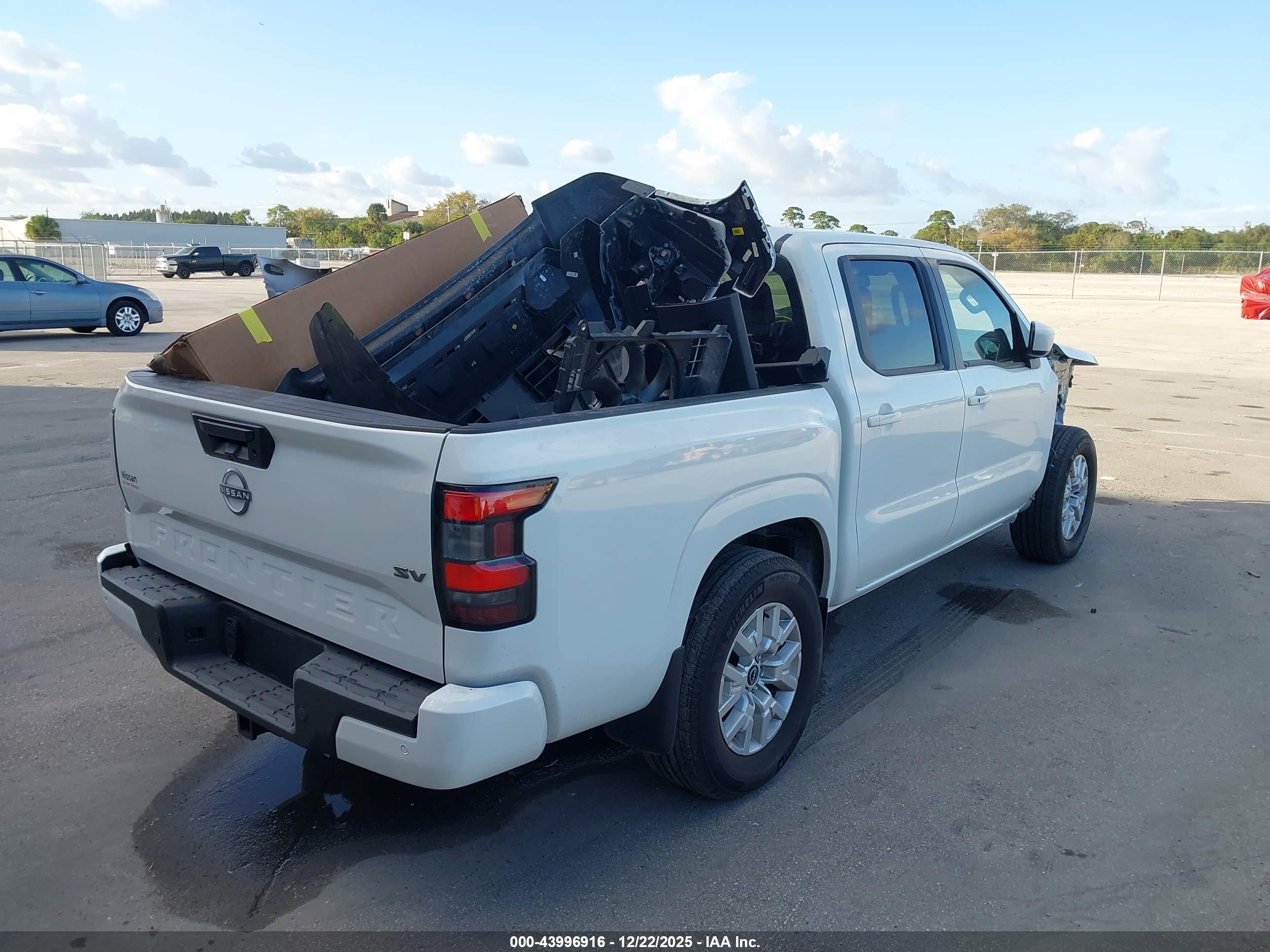 NISSAN FRONTIER image 4