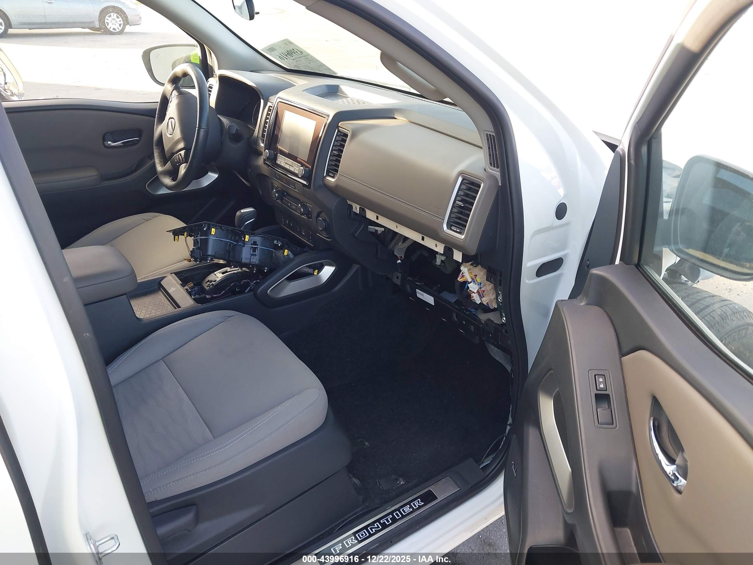 NISSAN FRONTIER image 5