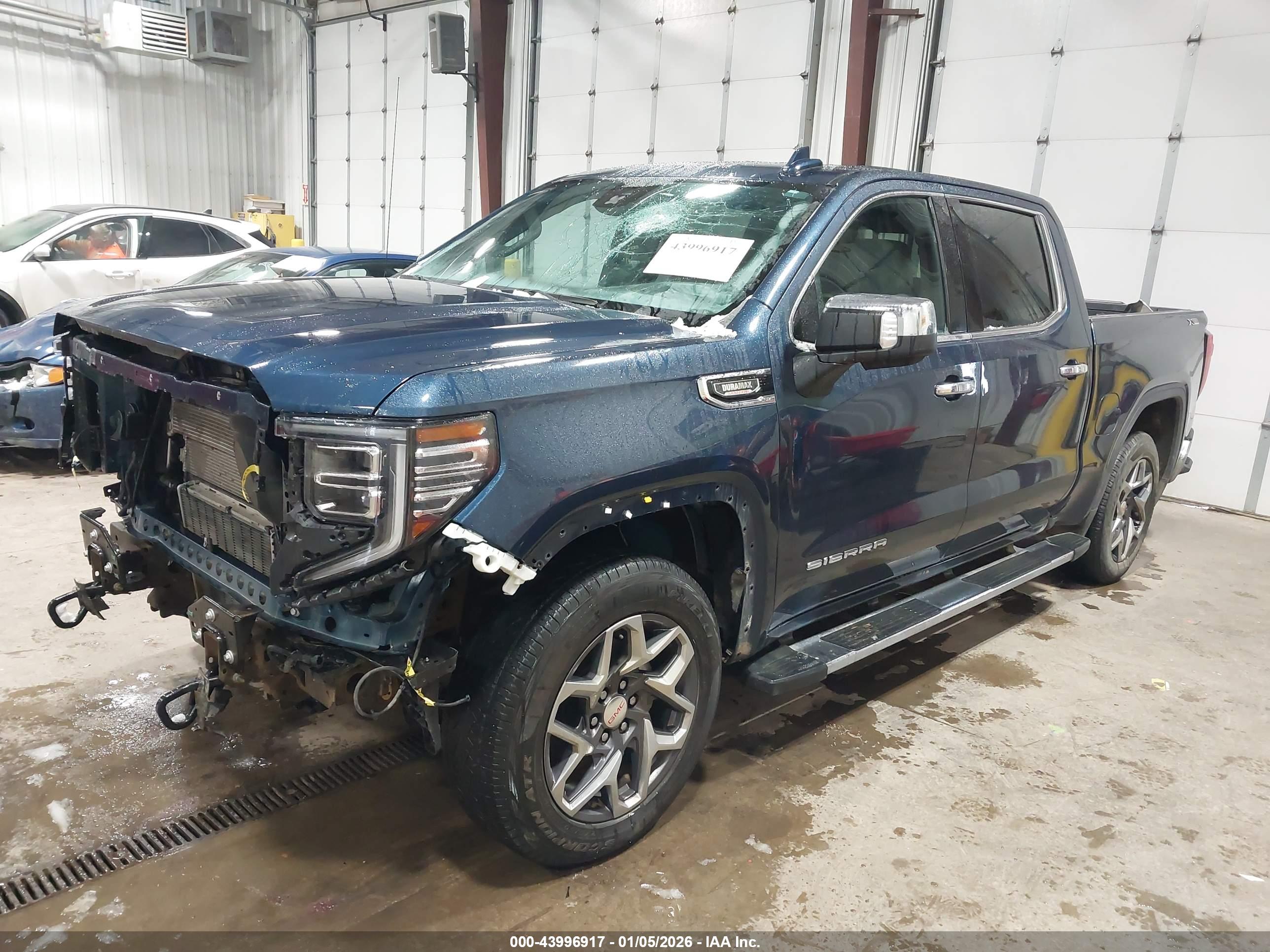 GMC SIERRA image 2