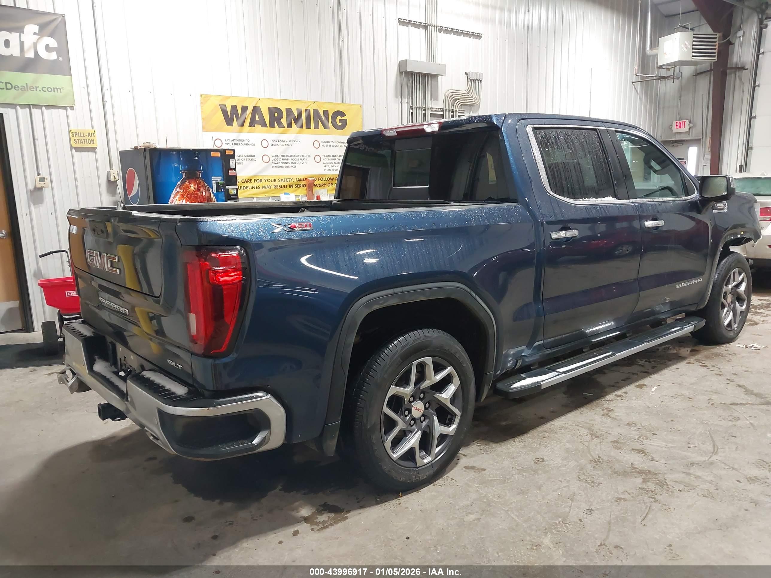 GMC SIERRA image 4