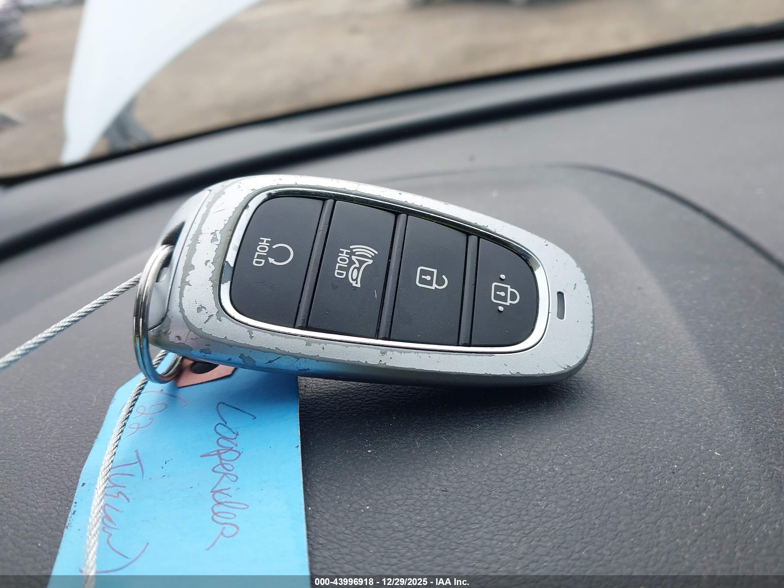 HYUNDAI TUCSON image 11
