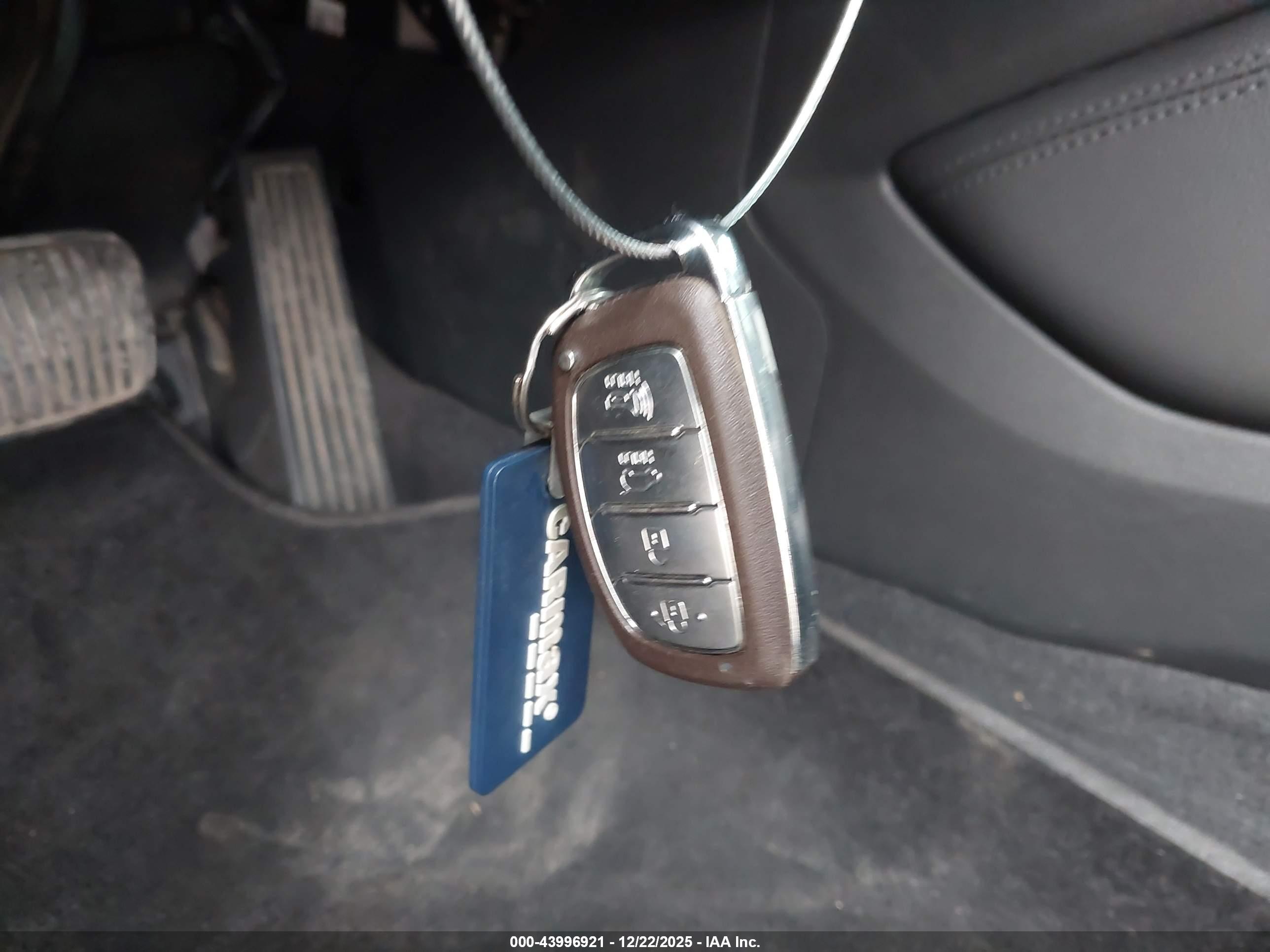 HYUNDAI TUCSON image 11