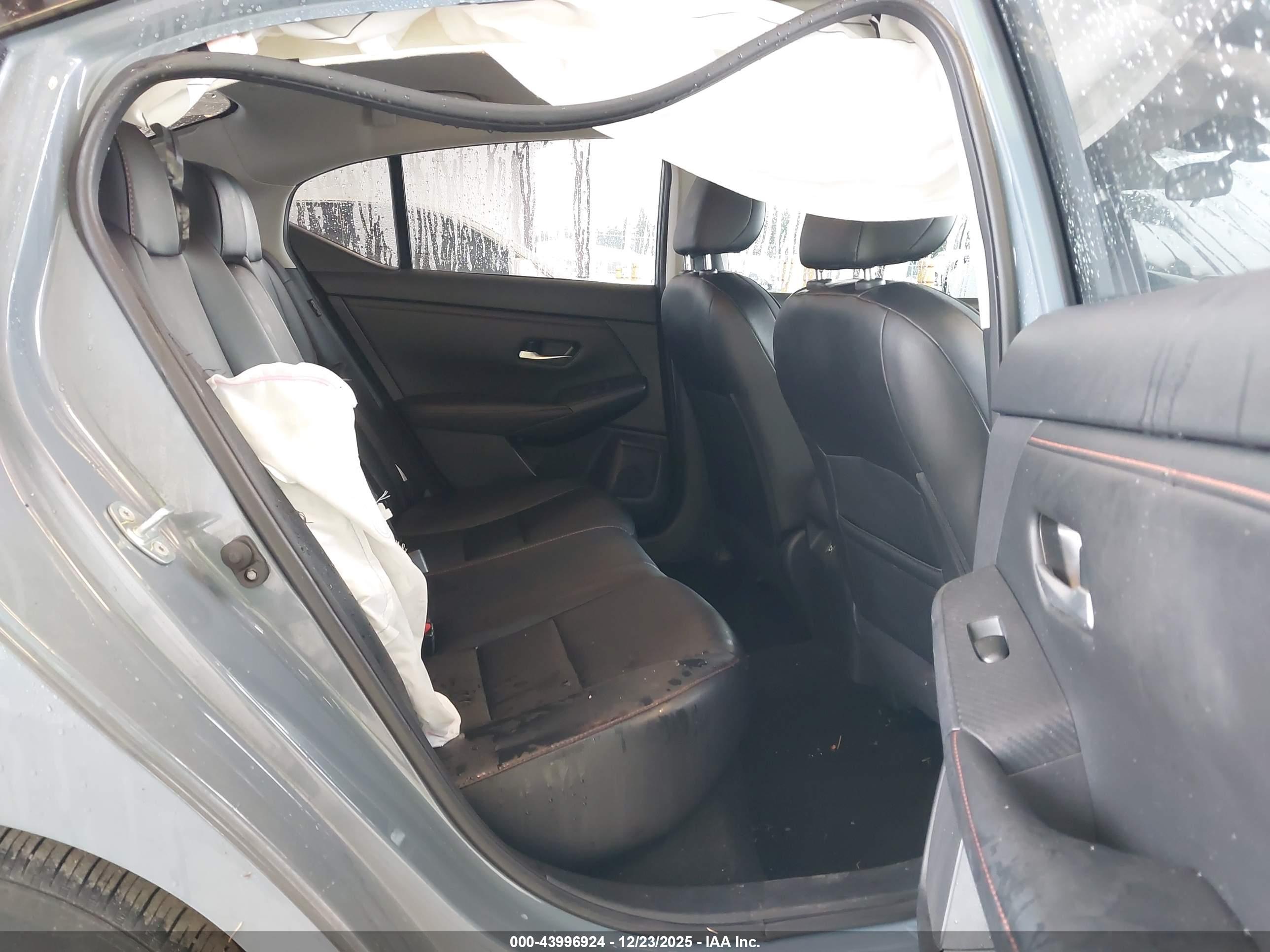 NISSAN SENTRA image 8