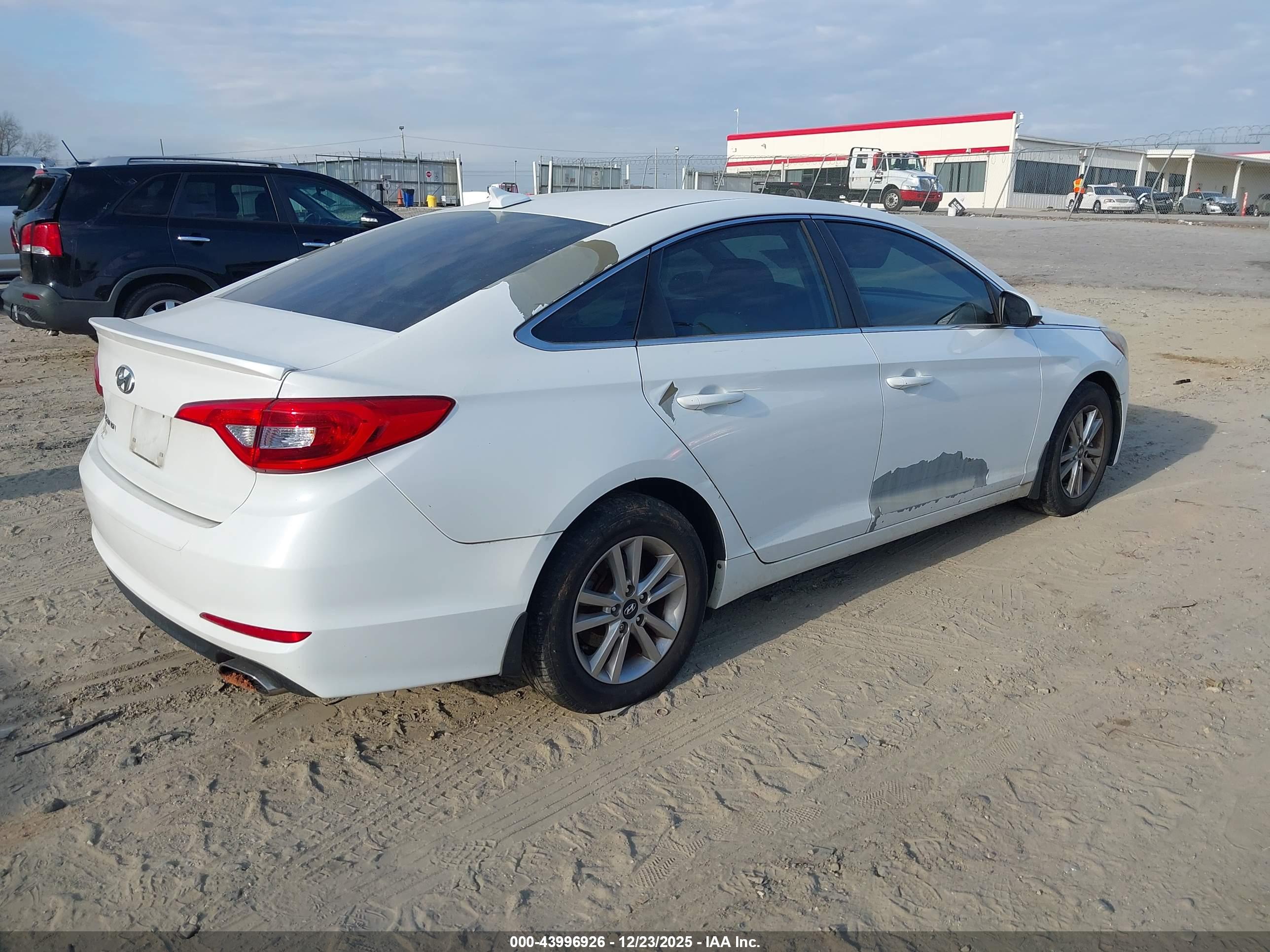 HYUNDAI SONATA image 4