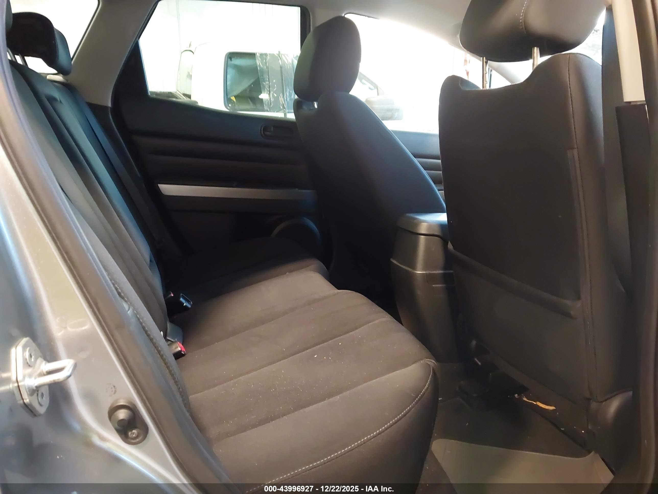 MAZDA CX-7 image 8