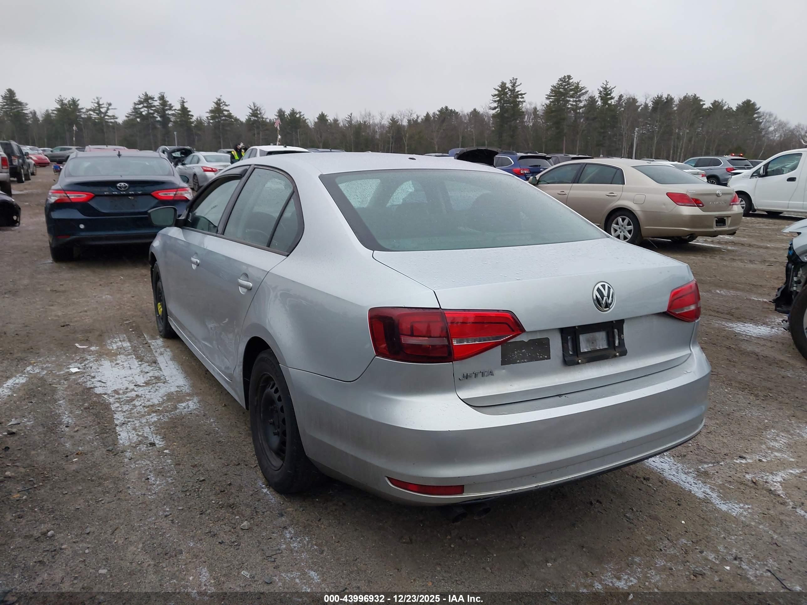VOLKSWAGEN JETTA image 3
