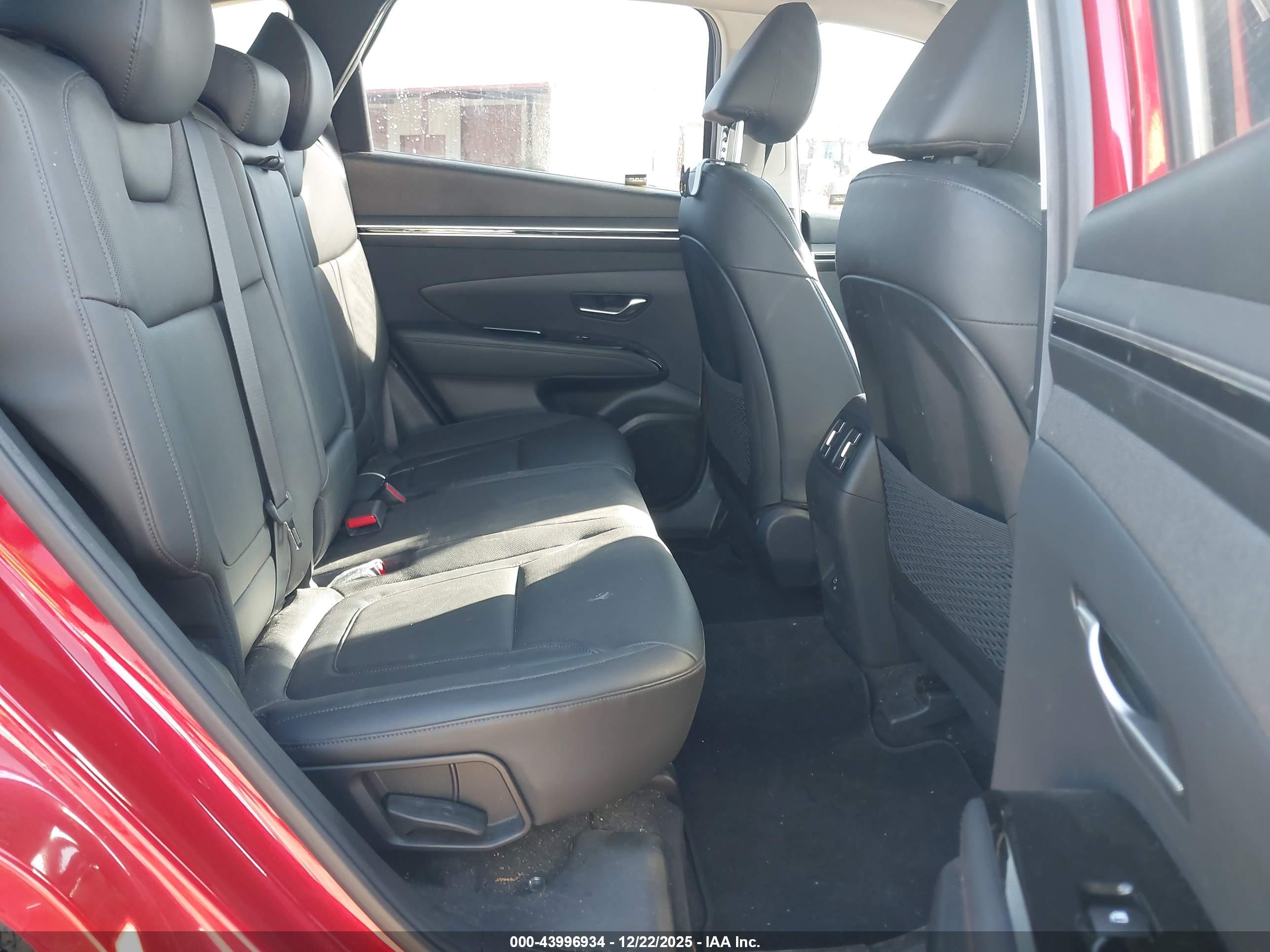 HYUNDAI TUCSON image 8