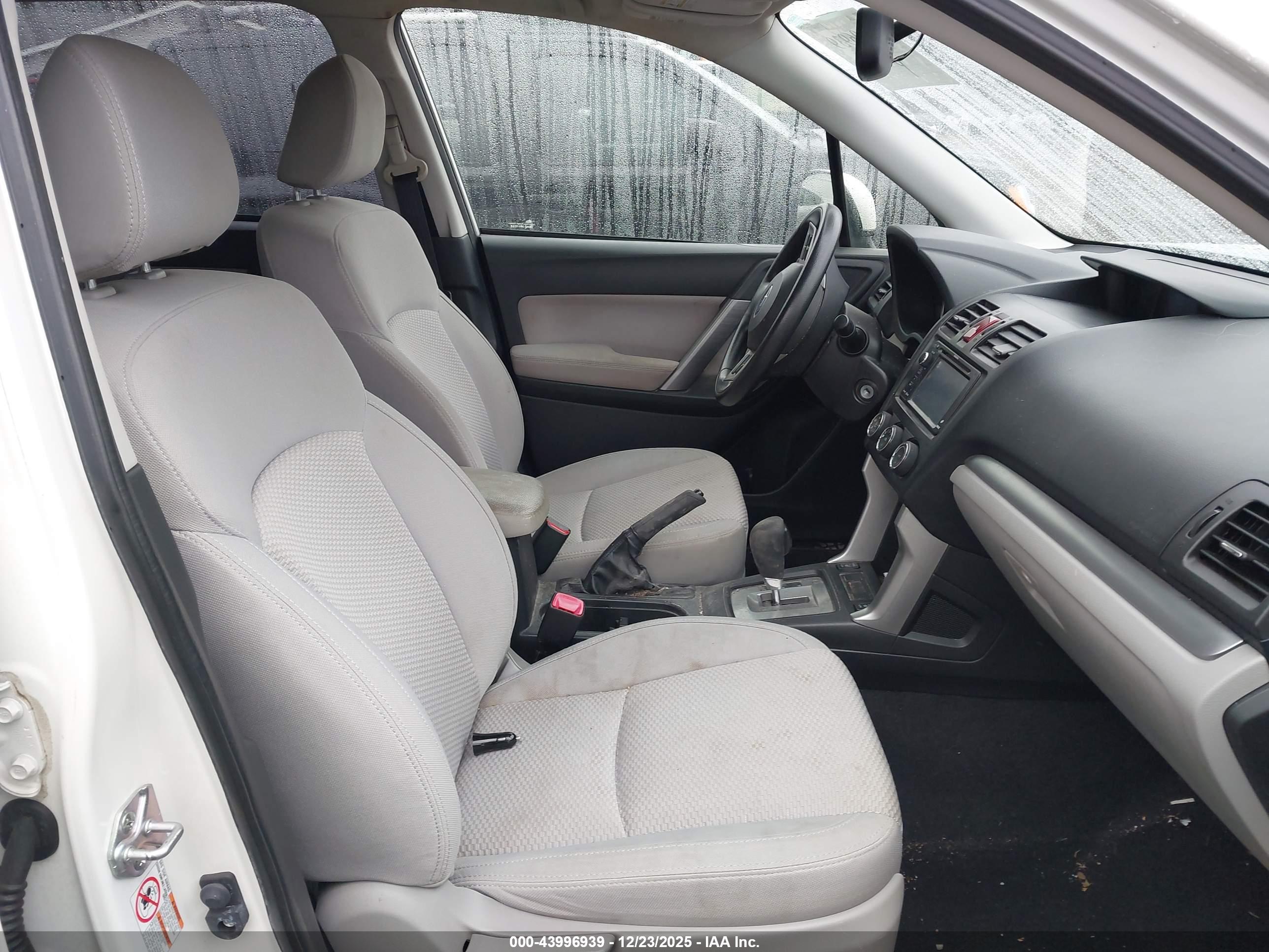 SUBARU FORESTER image 5