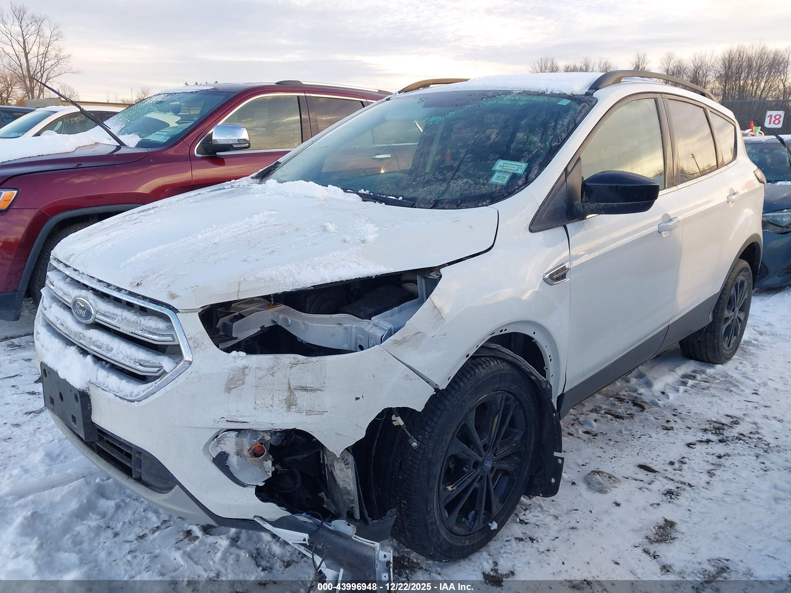 FORD ESCAPE image 2