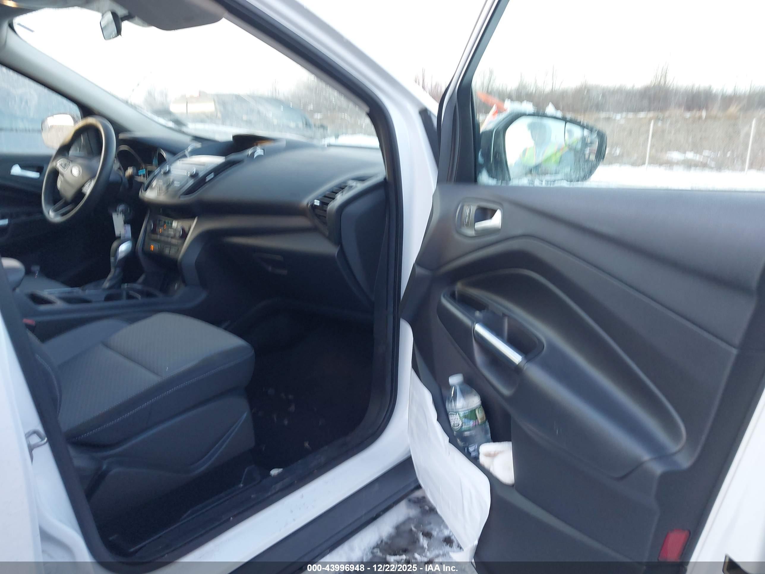 FORD ESCAPE image 5