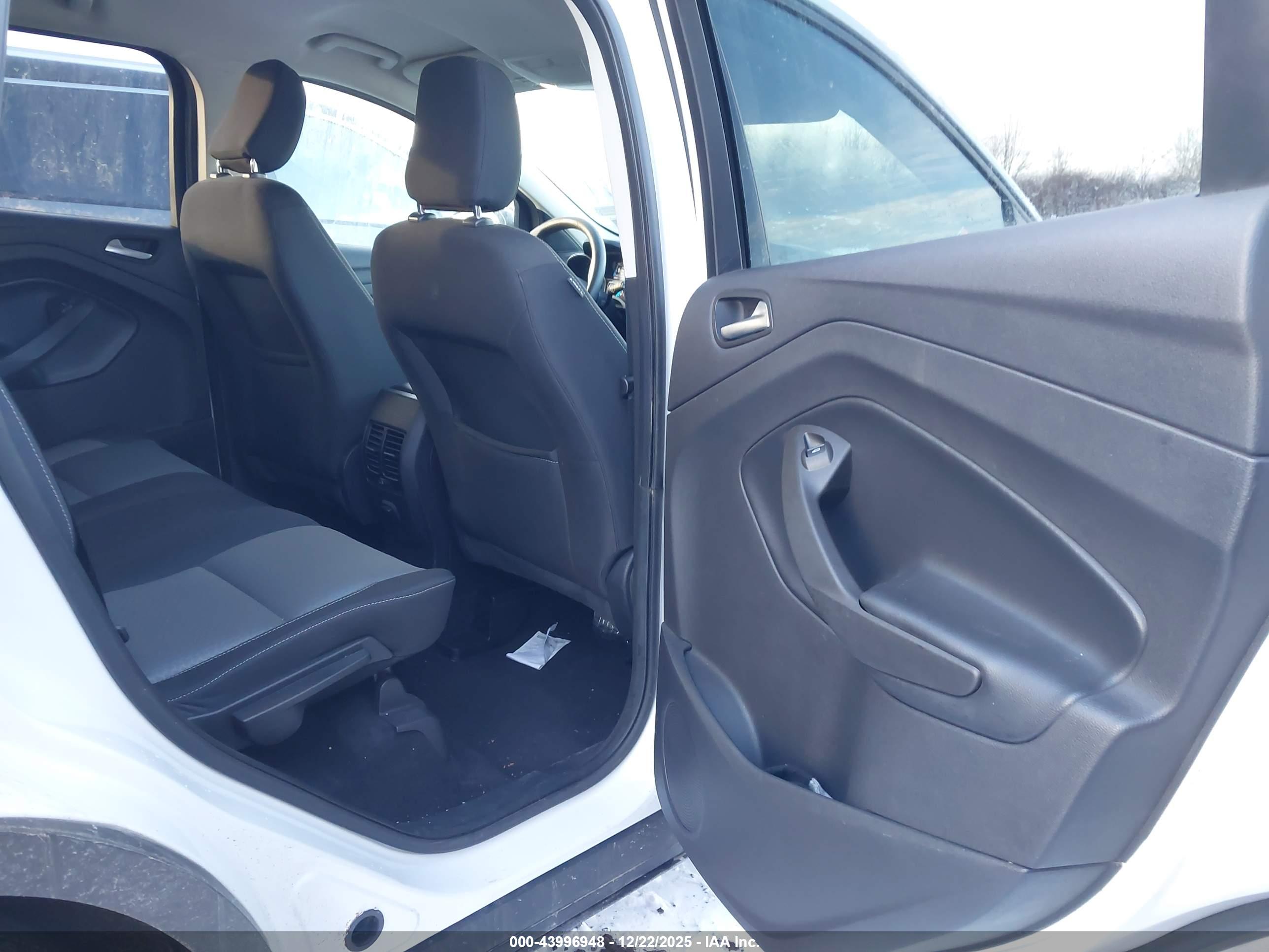 FORD ESCAPE image 8