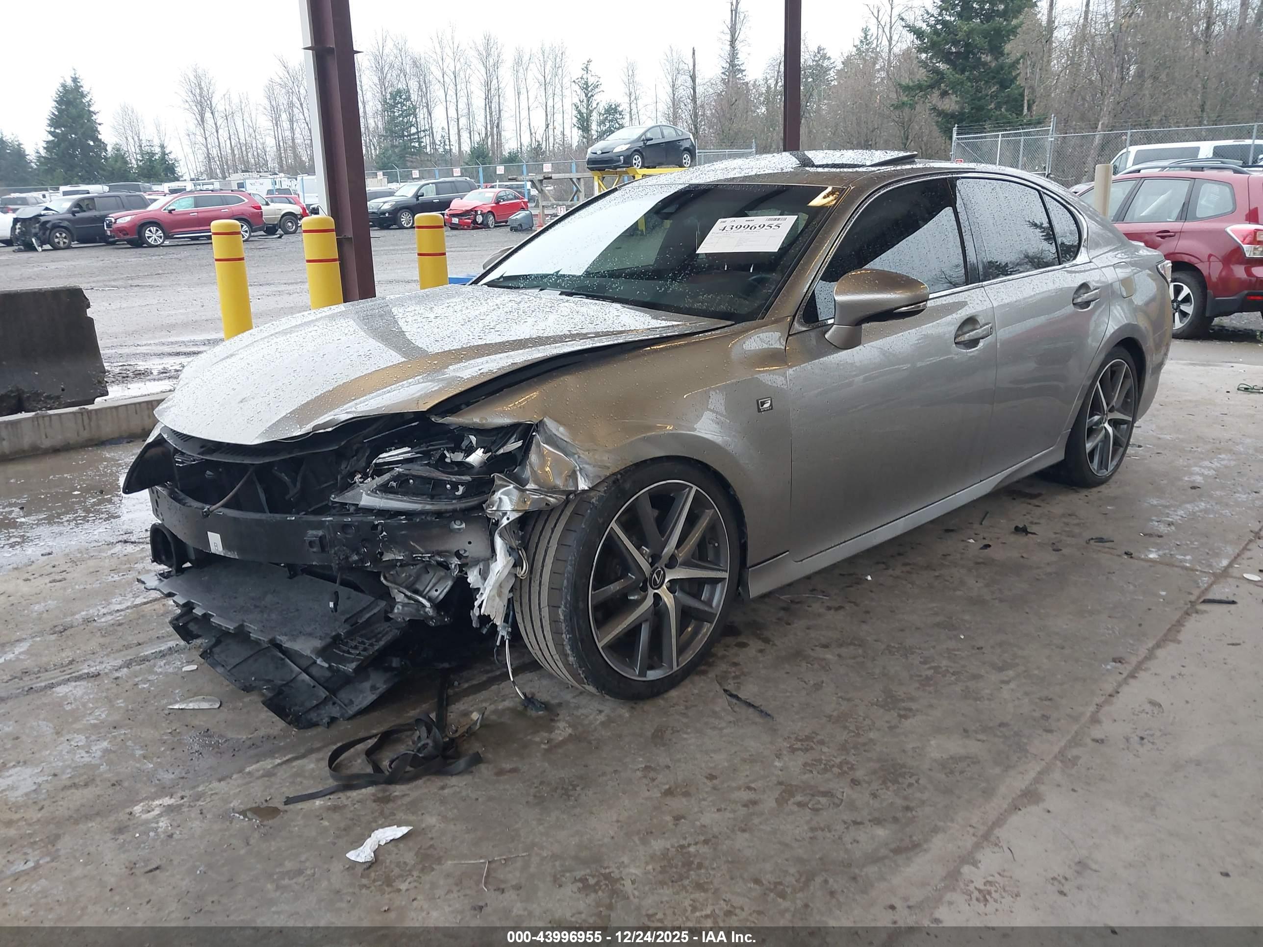 LEXUS GS image 2