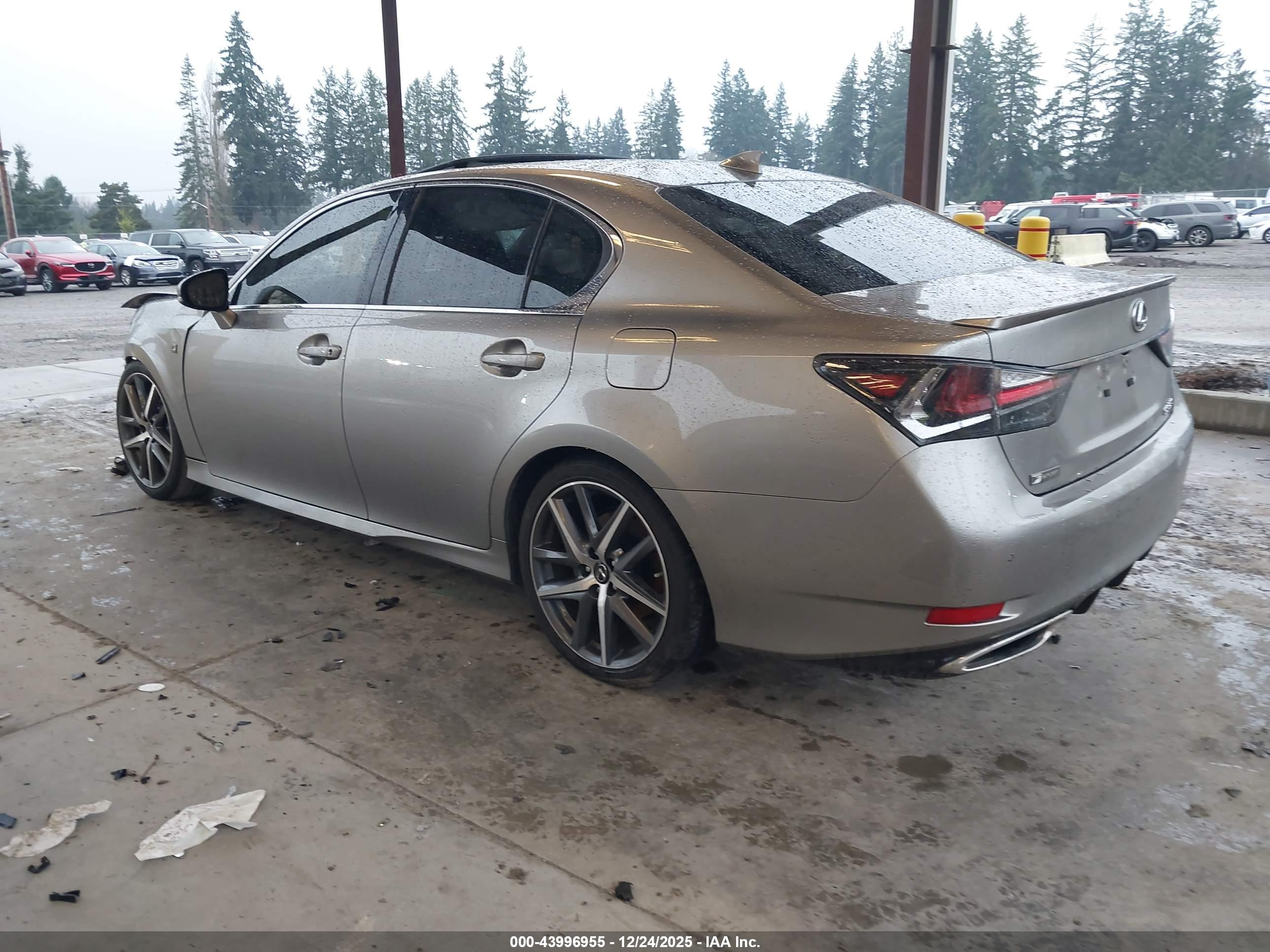 LEXUS GS image 3