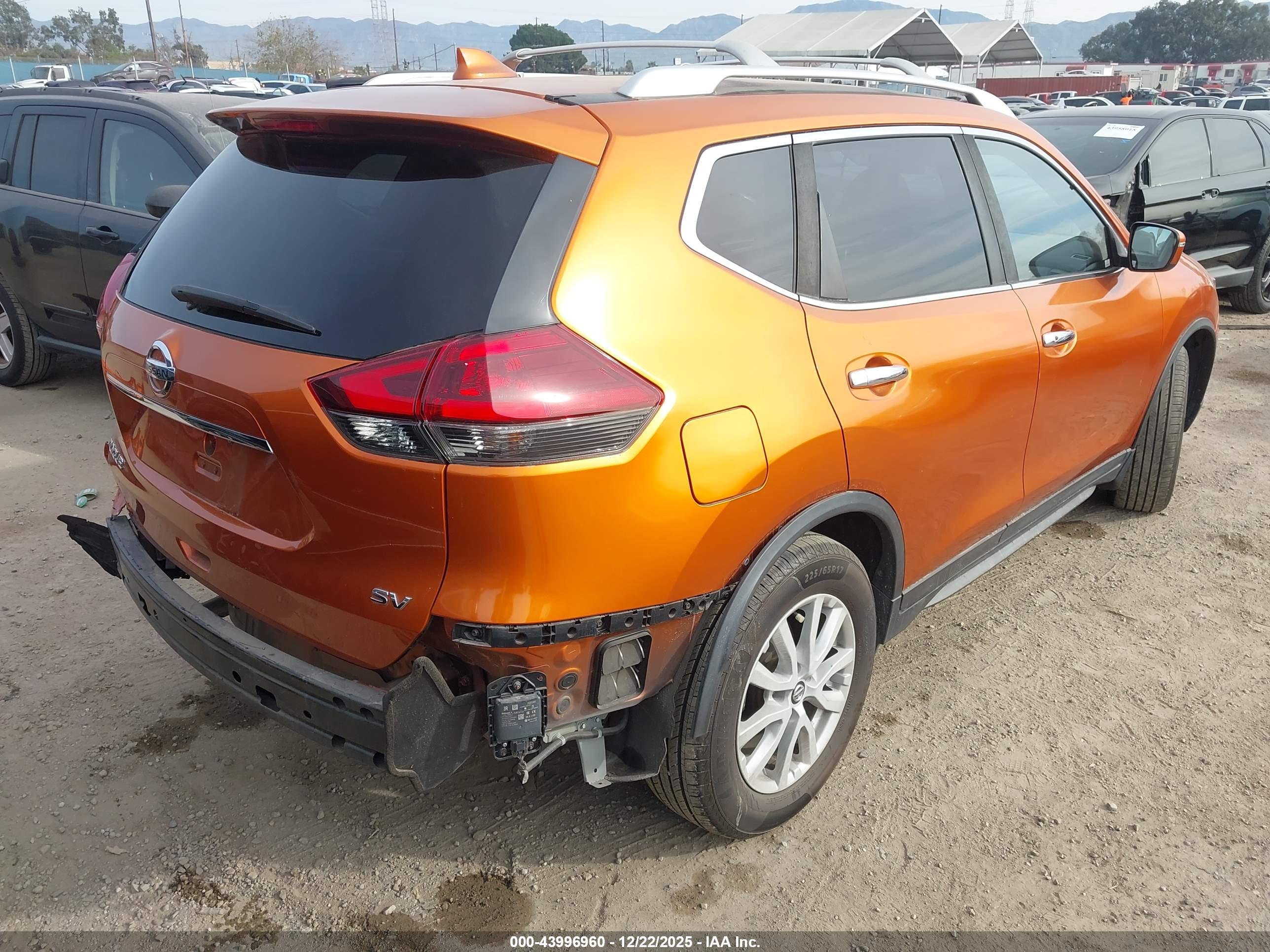 NISSAN ROGUE image 4