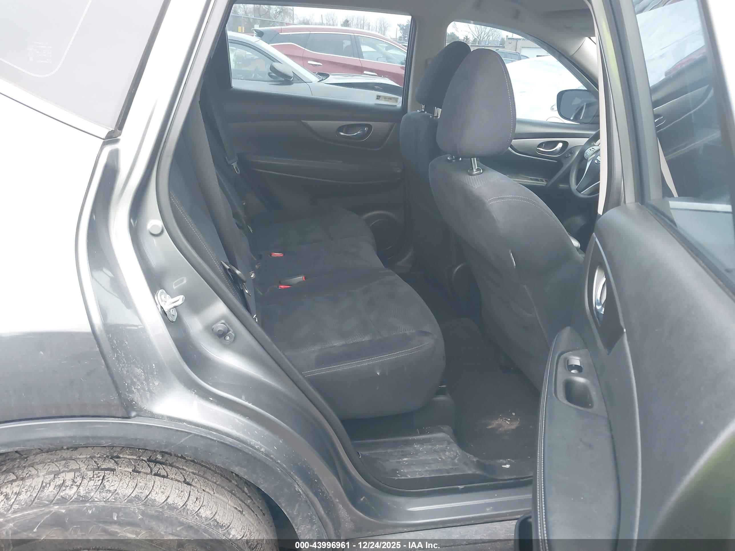 NISSAN ROGUE image 8