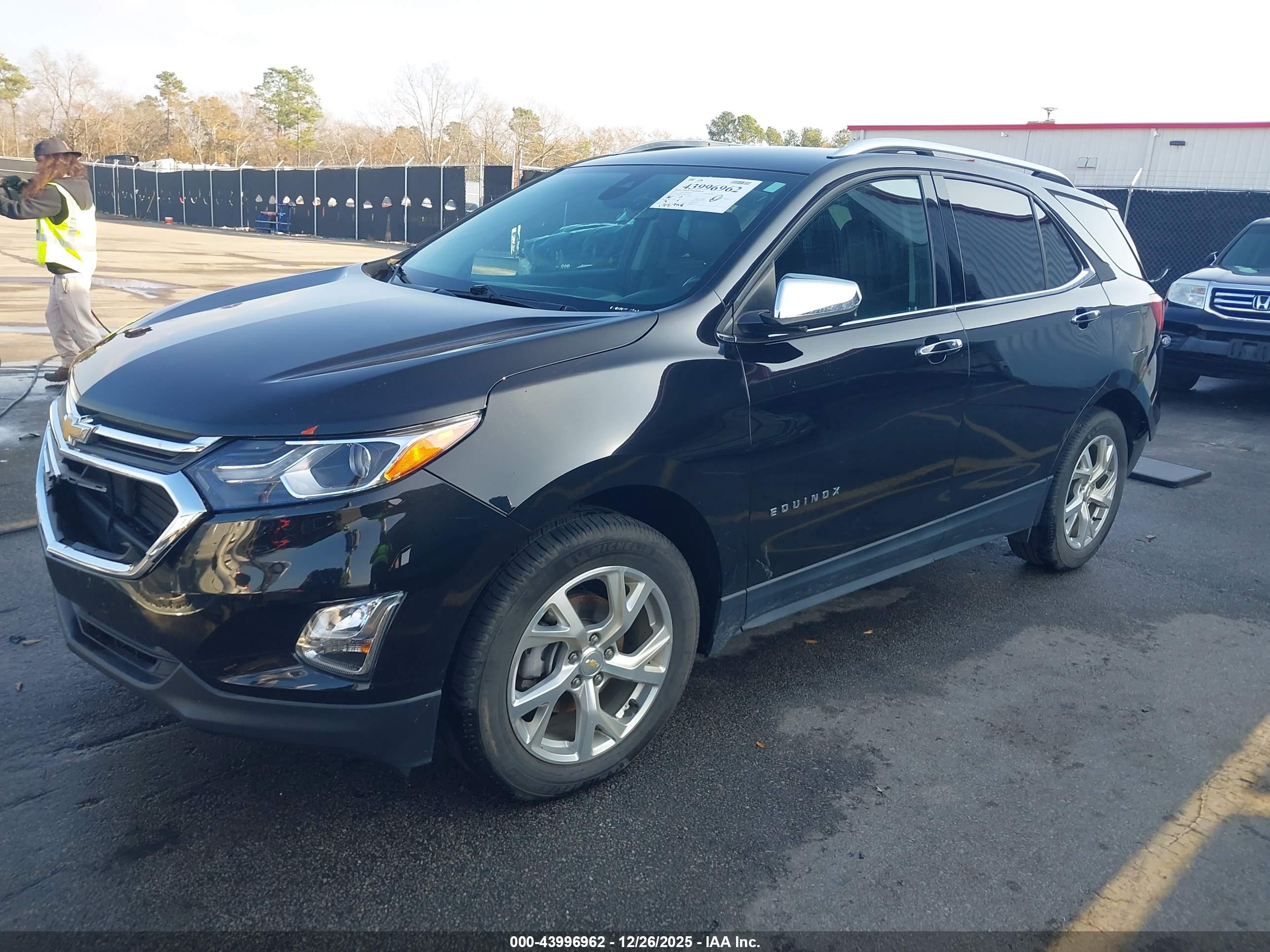 CHEVROLET EQUINOX image 2