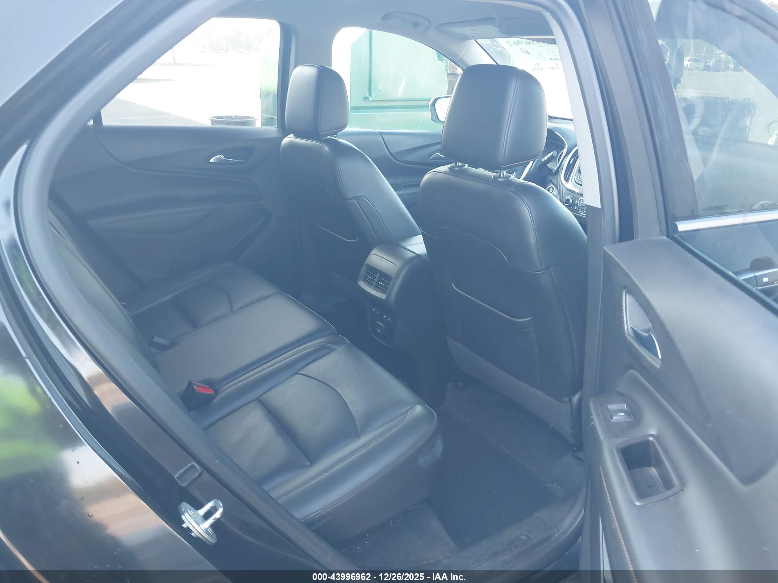 CHEVROLET EQUINOX image 8