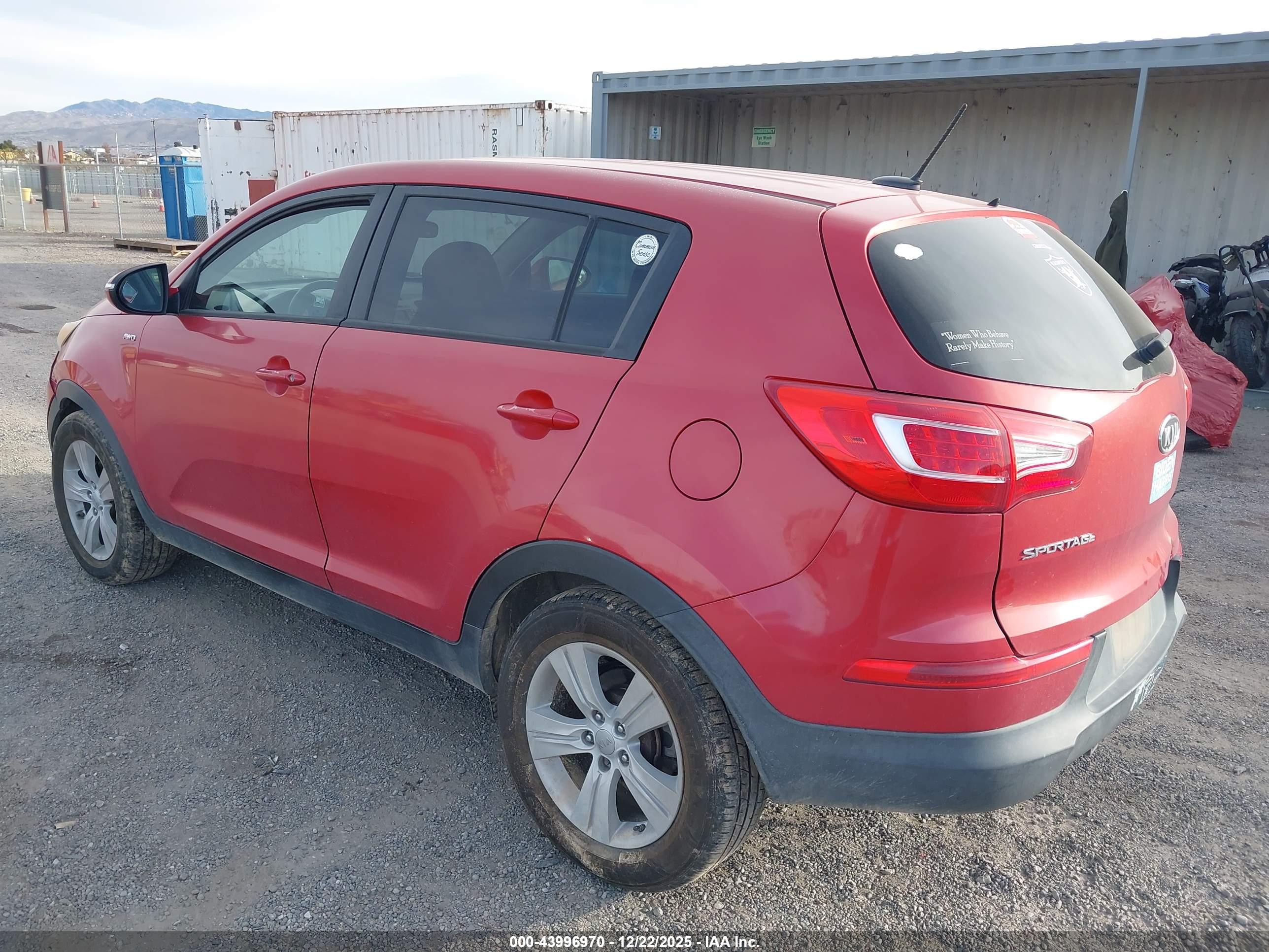 KIA SPORTAGE image 3