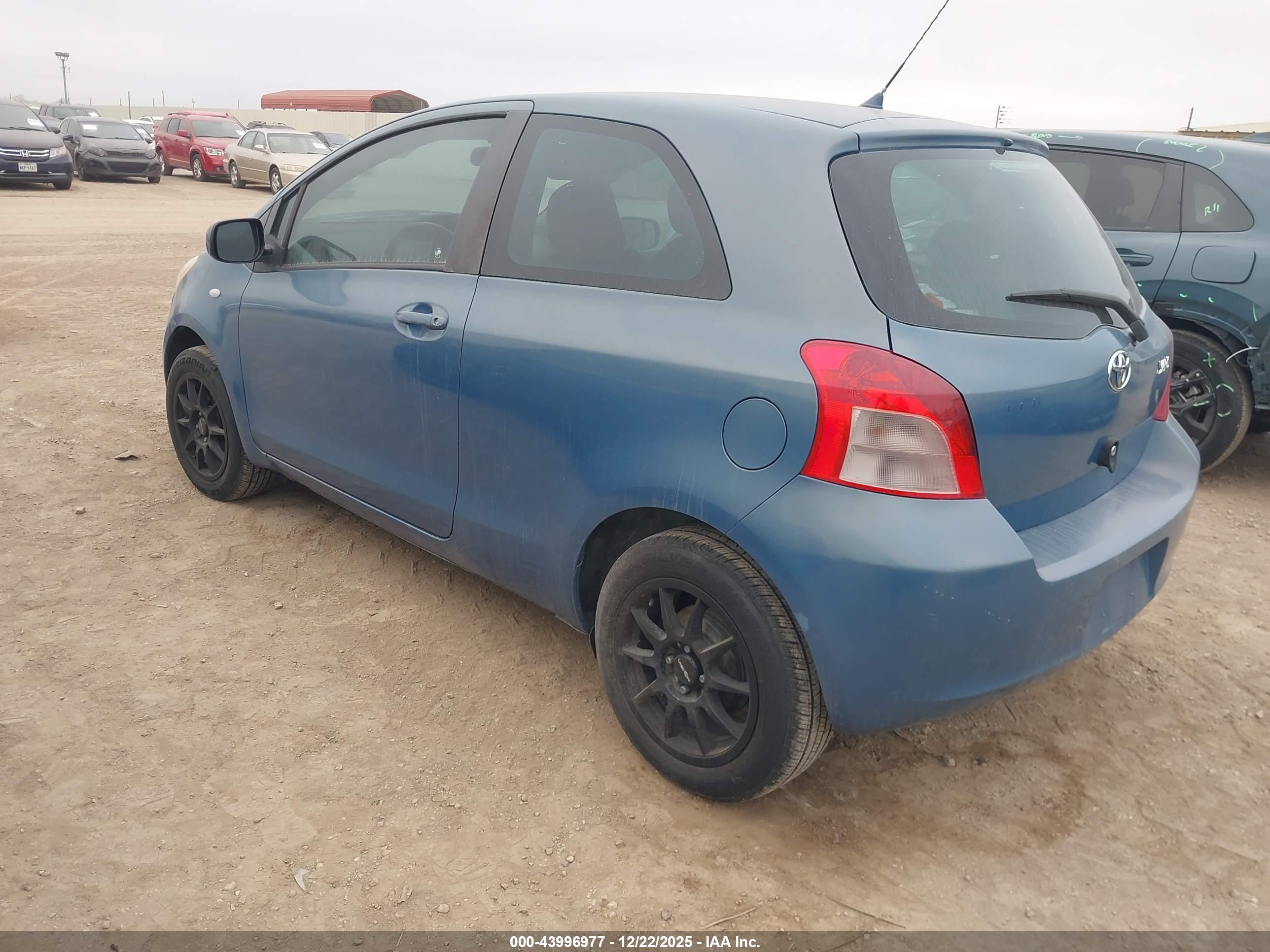 TOYOTA YARIS image 3