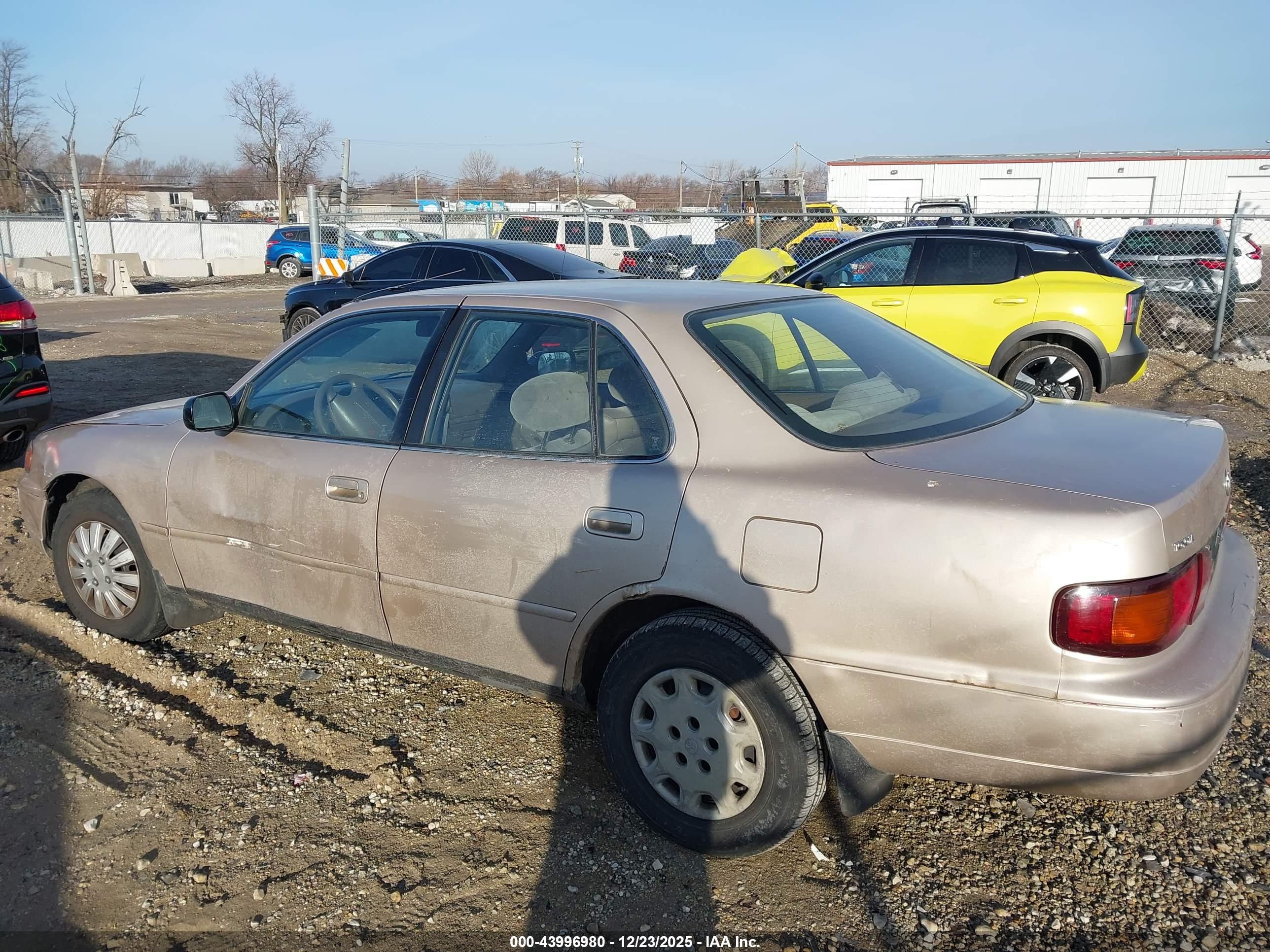 TOYOTA CAMRY image 3